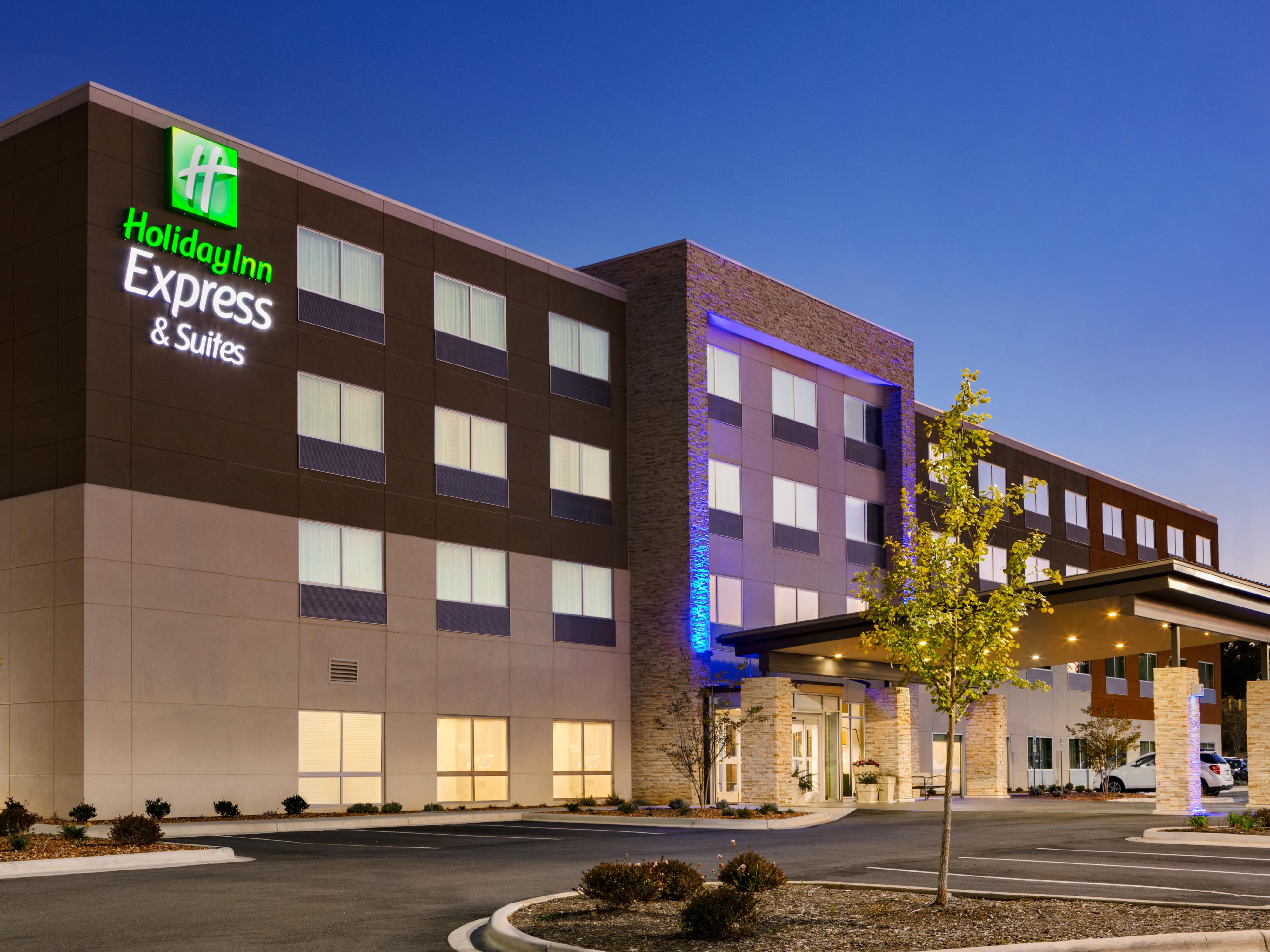 Holiday Inn Express And Suites Salisbury 5380570313 4x3