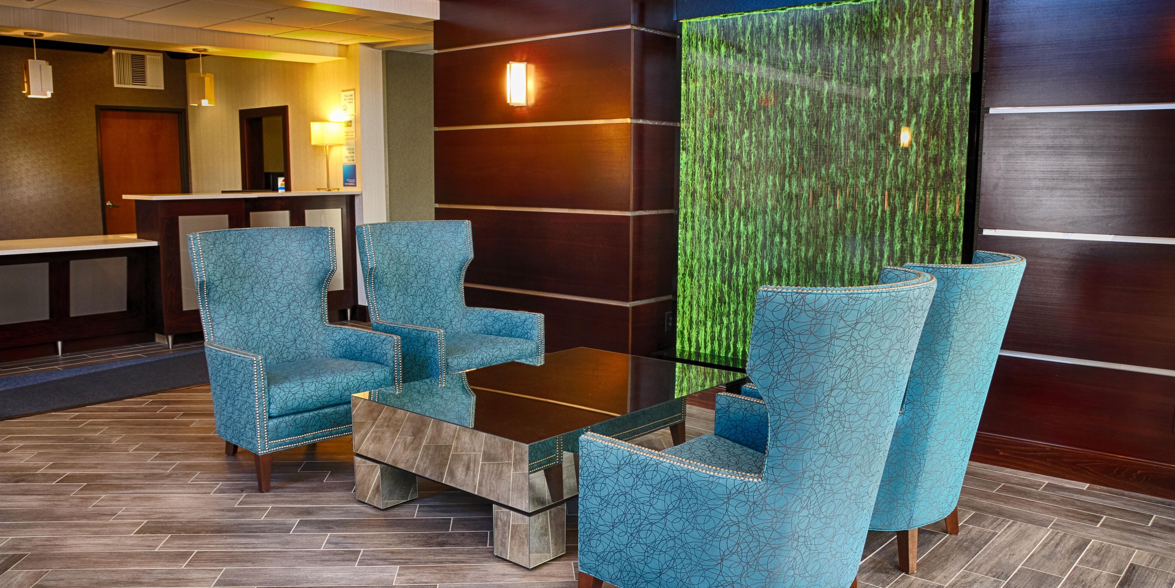 Holiday Inn Express Suites Sidney Hotel In Sidney By Ihg