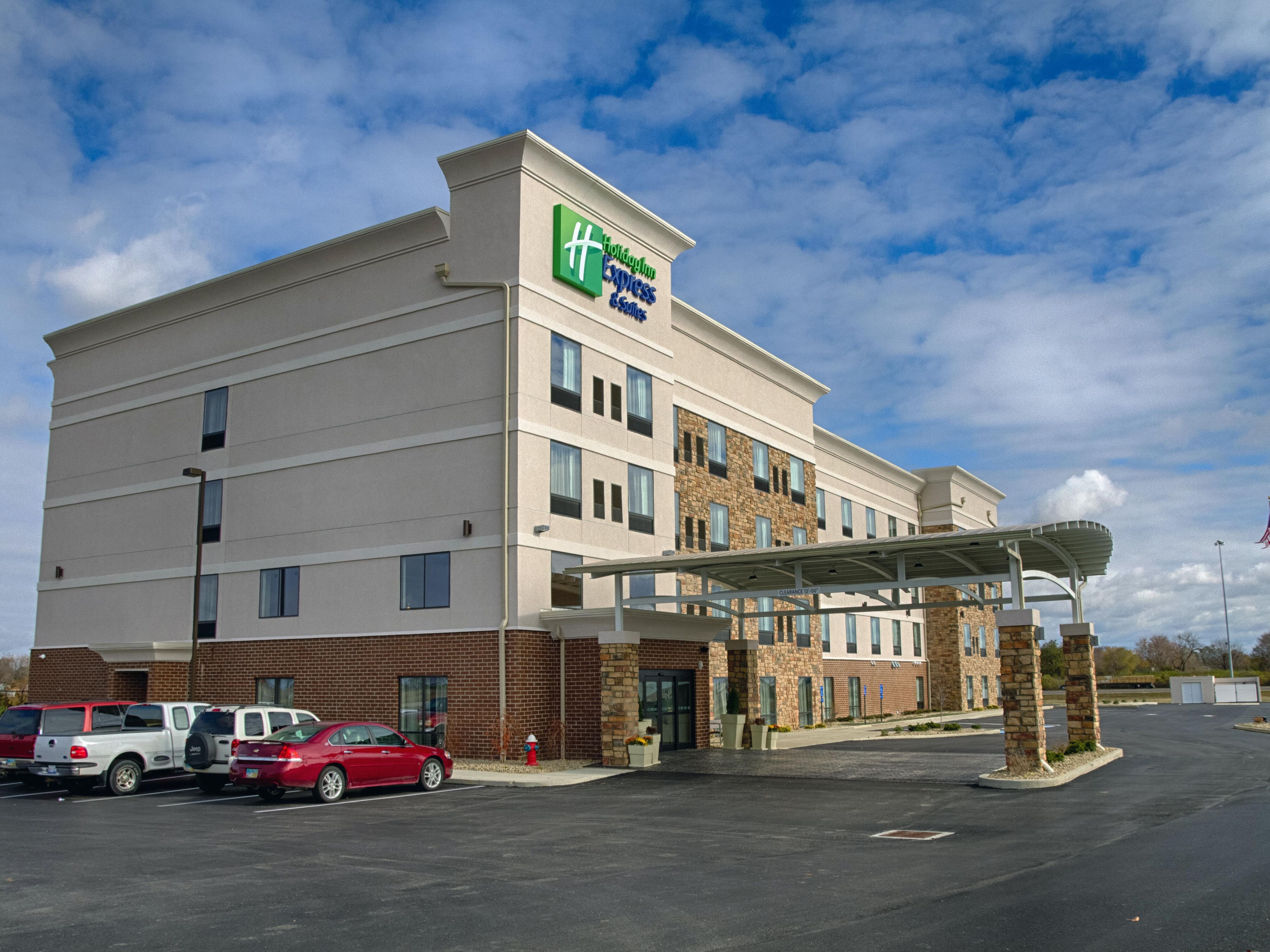 Holiday Inn Express & Suites Sidney Hotel in Sidney, Ohio - Sidney Hotels