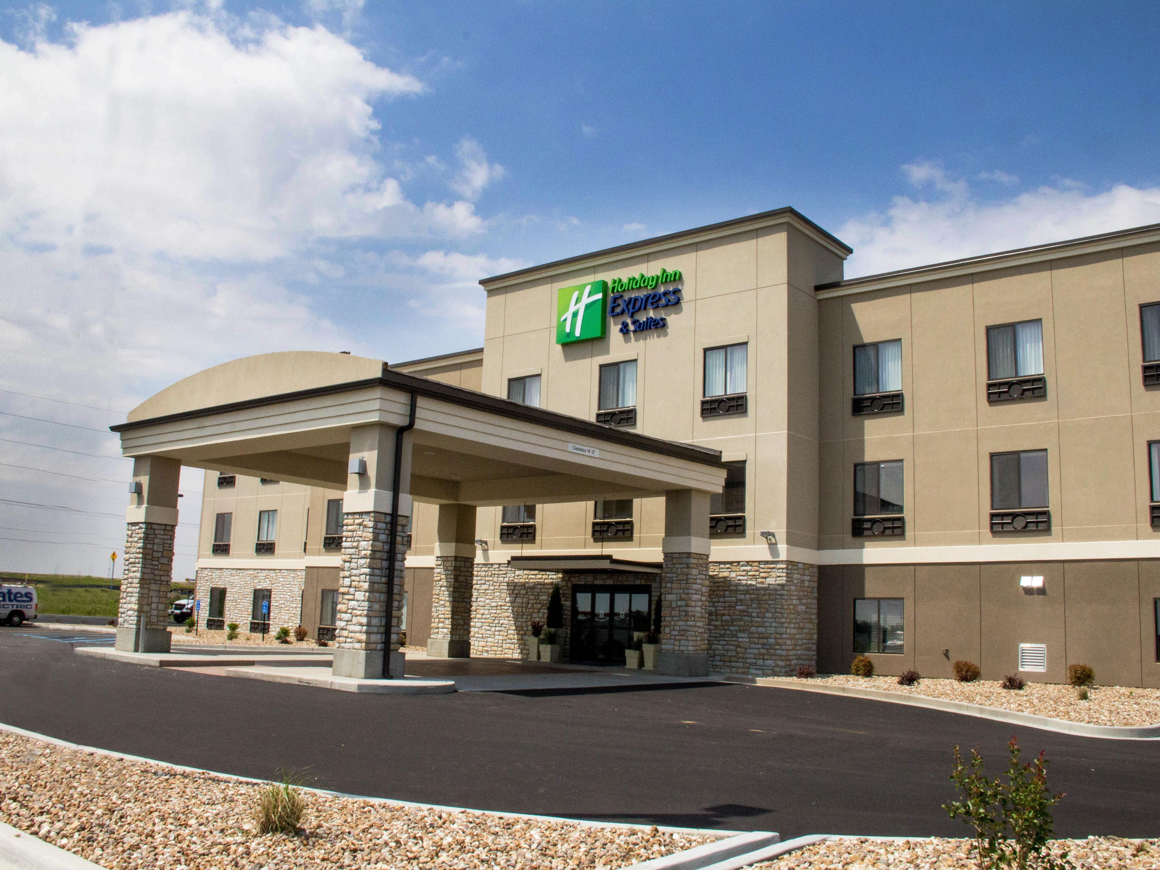 Holiday Inn Express & Suites Sikeston Hotel by IHG