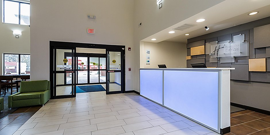 Holiday Inn Express Suites South Bend Notre Dame Univ Hotel