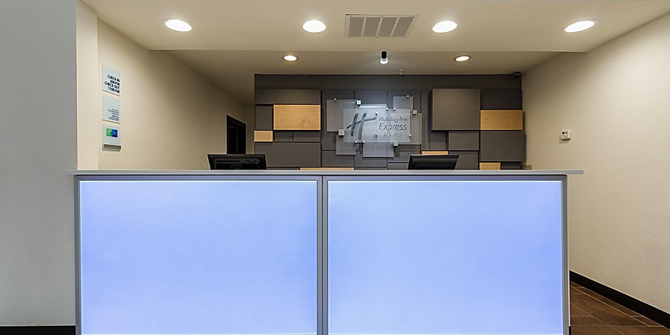 Holiday Inn Express Suites South Bend Notre Dame Univ Hotel