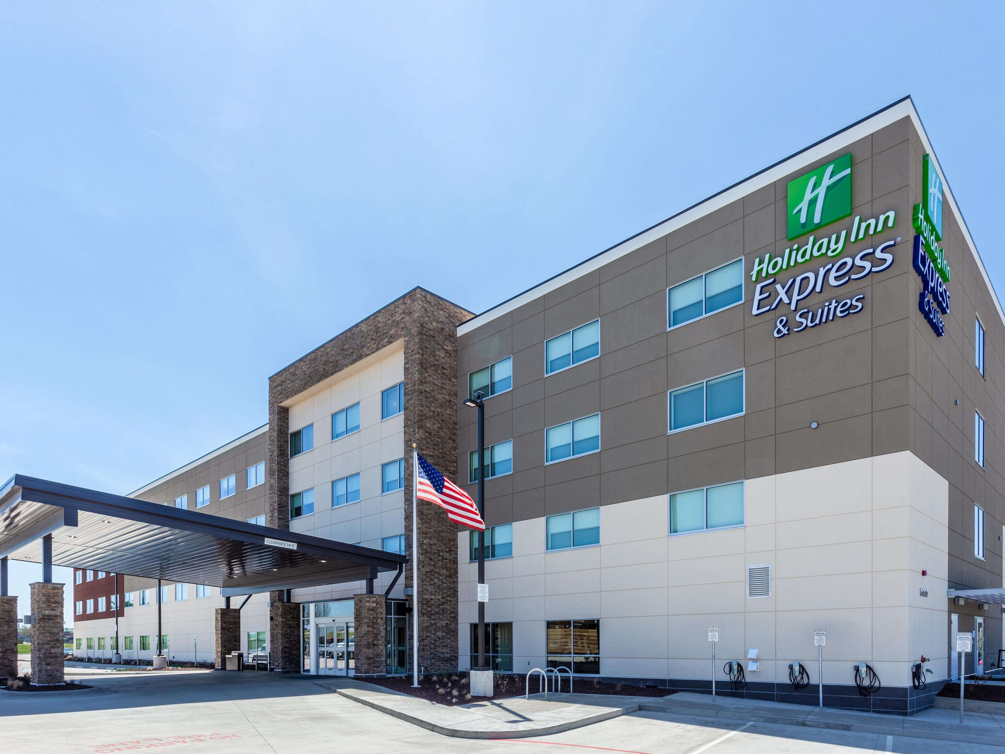 Hotels near Springfield  Holiday Inn Express Suites Springfield