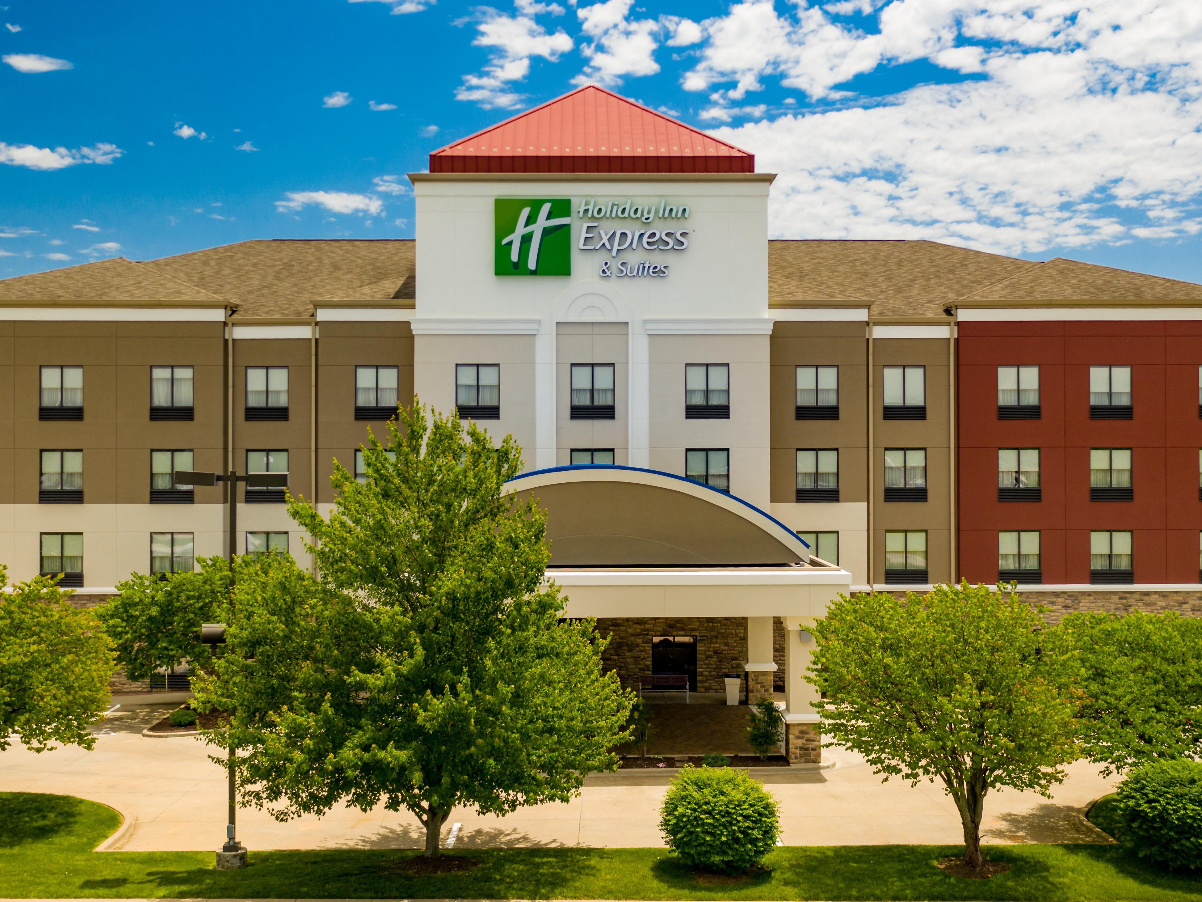 Hotels in Springfield, MO | Holiday Inn Express & Suites Springfield ...