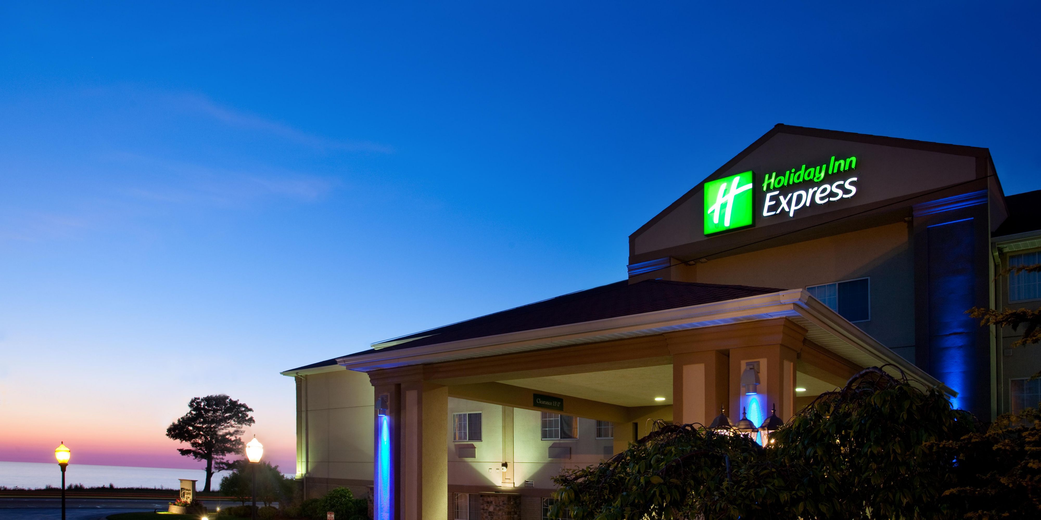 Holiday Inn Express Suites St Joseph Hotel By Ihg