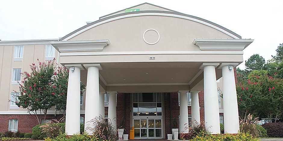 Holiday Inn Express Suites Starkville Hotel By Ihg