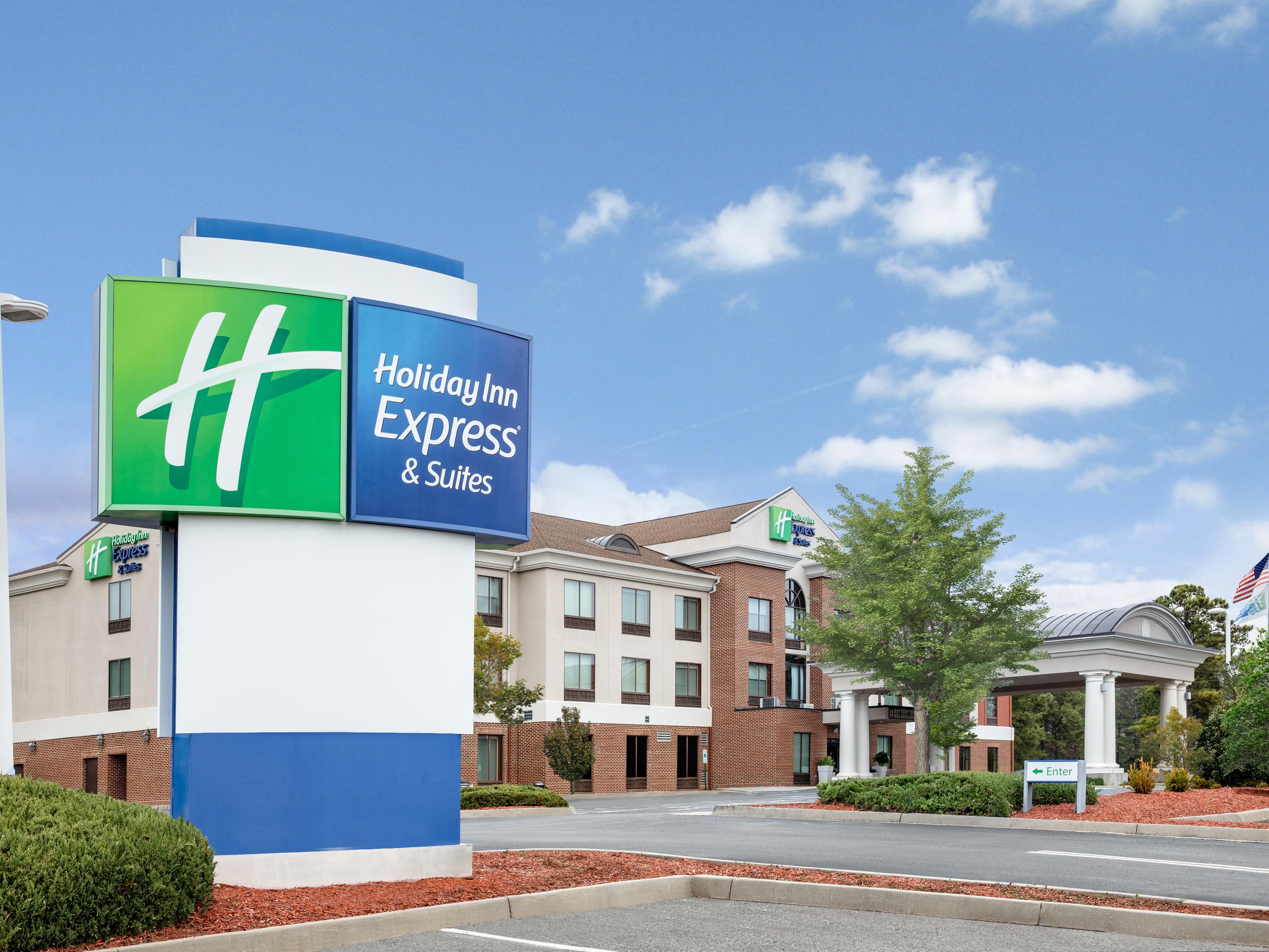 Virginia Hotel in Tappahannock with Pool Holiday Inn Express & Suites