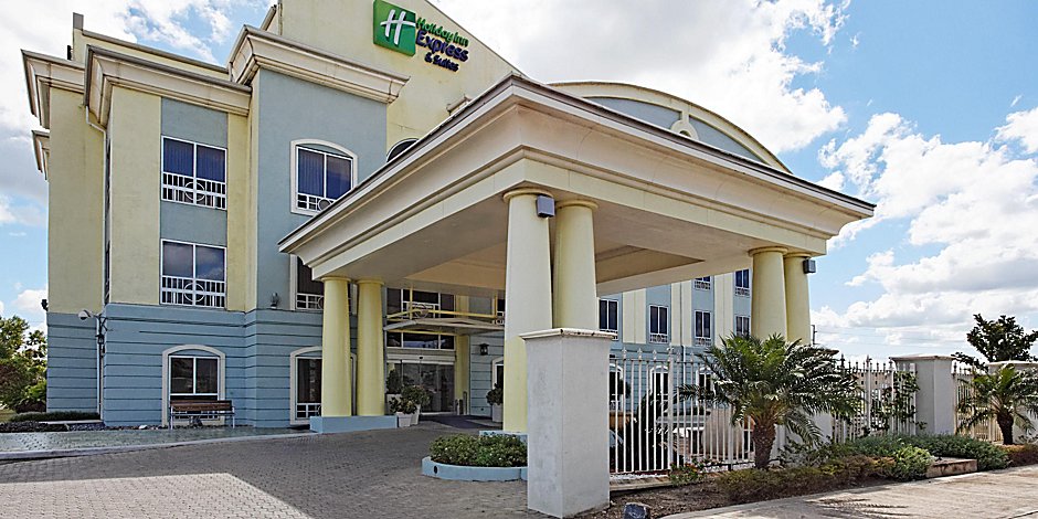 24+ schlau Bild Holiday Inn Nairobi / Holiday Inn Express Hotel Suites Tampa Usf Busch Gardens Tampa Fl 2021 Updated Prices Deals : Chole's green garden is an accommodation situated in nairobi, 9 km from nairobi national museum and 10 km from kenyatta international conference centre.