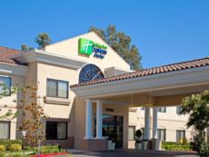 Holiday Inn Express & Suites Santa Clarita in Los Angeles, California