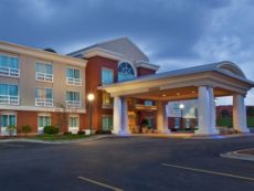 Holiday Inn Express & Suites Grand Rapids-North
