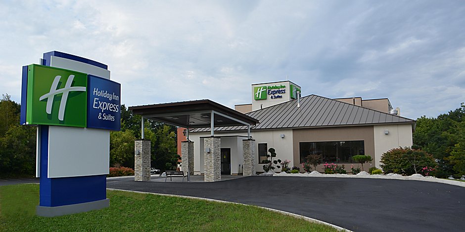 Holiday Inn Express Suites Waterville North Hotel By Ihg