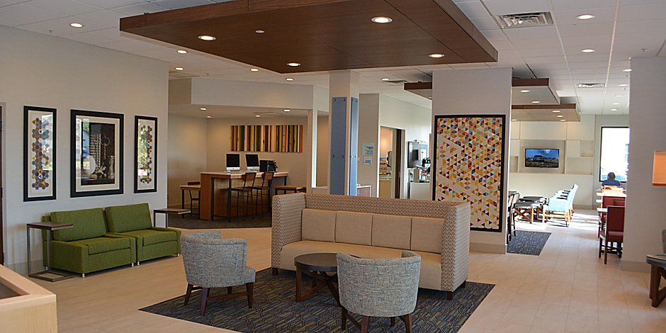 Holiday Inn Express Suites Waterville North Hotel By Ihg