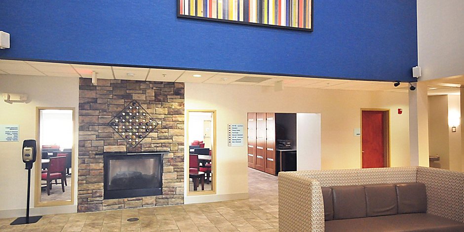 Holiday Inn Express Suites Chicago North Waukegan Gurnee