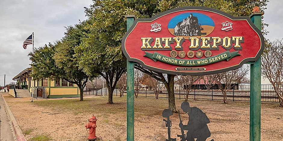 Hotel In West Texas Holiday Inn Express Suites N Waco Area West