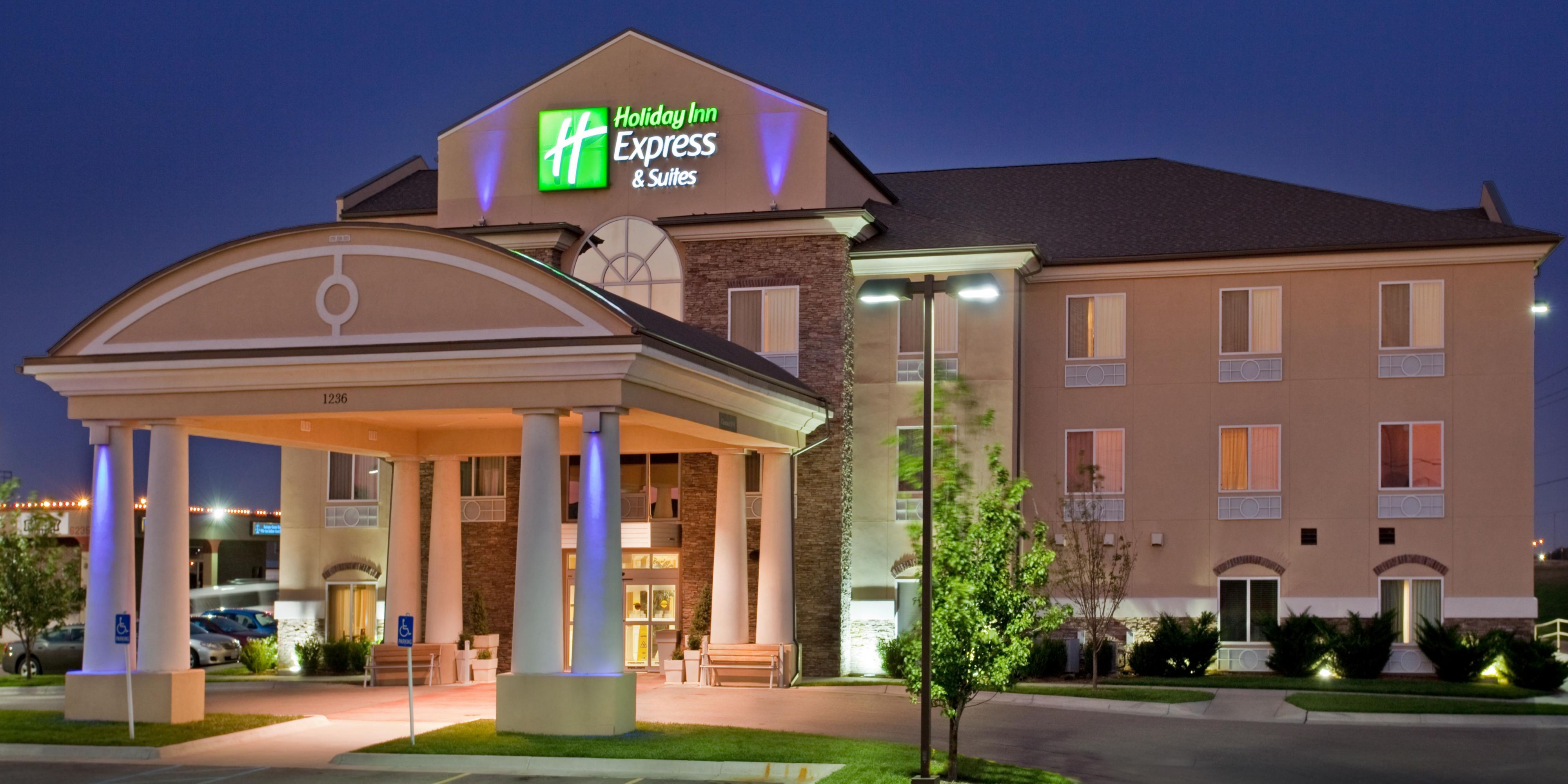 Hotels In Wichita Ks Near Airport Holiday Inn Express Suites