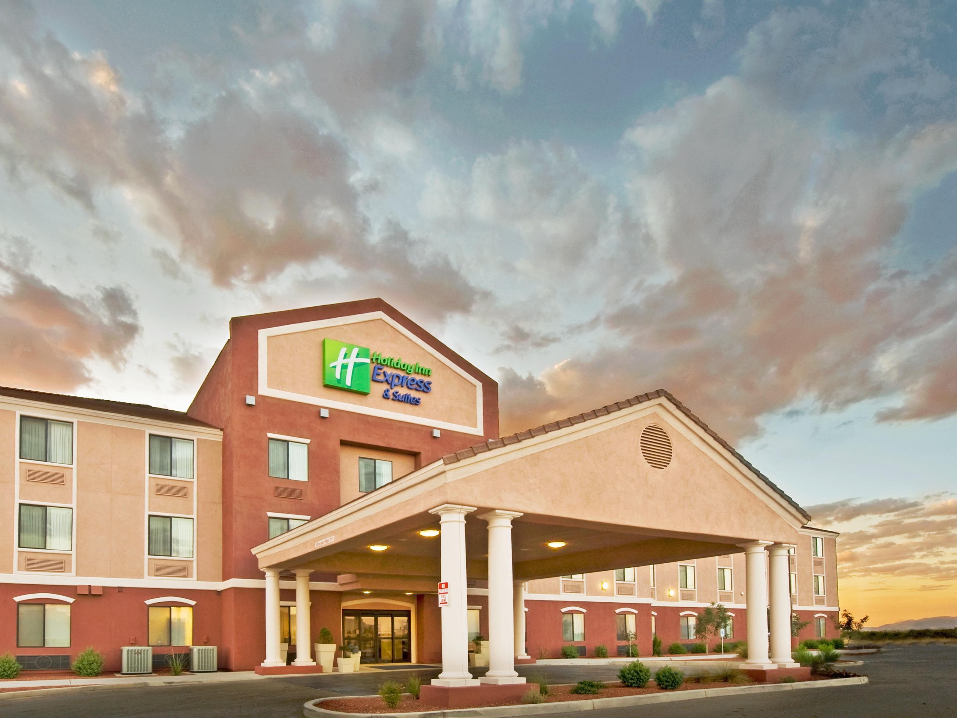 Holiday Inn Express & Suites Willcox Hotel by IHG