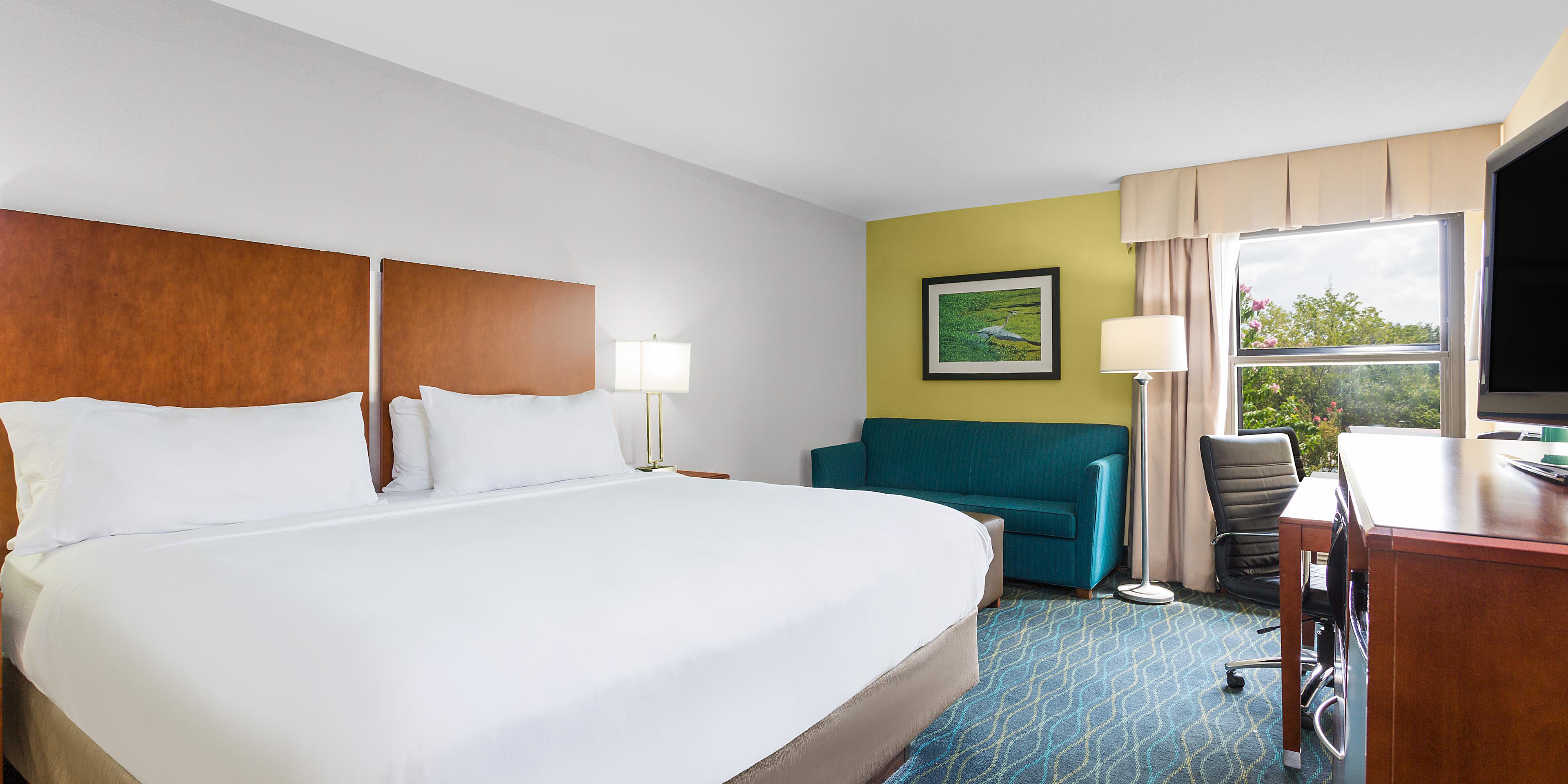 Holiday Inn Express Suites Wilmington University Ctr Hotel