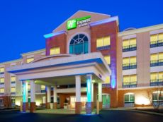 Holiday Inn Express & Suites Woodbridge in Washington, District Of Columbia