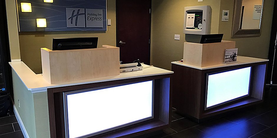 Holiday Inn Express Suites St Paul Woodbury Hotel In