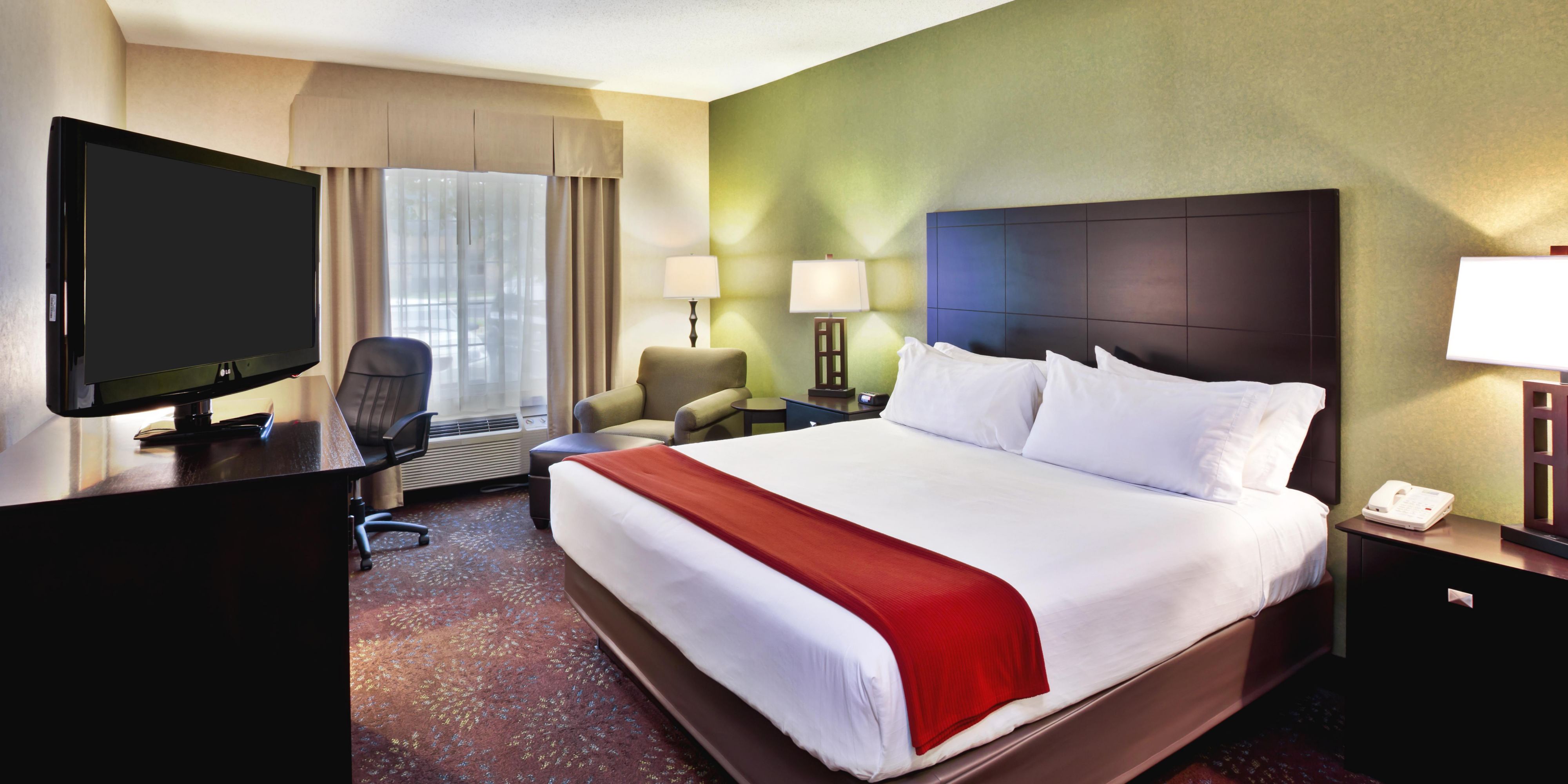 Woodhaven Hotels Near Ford Field Detroit Holiday Inn Express