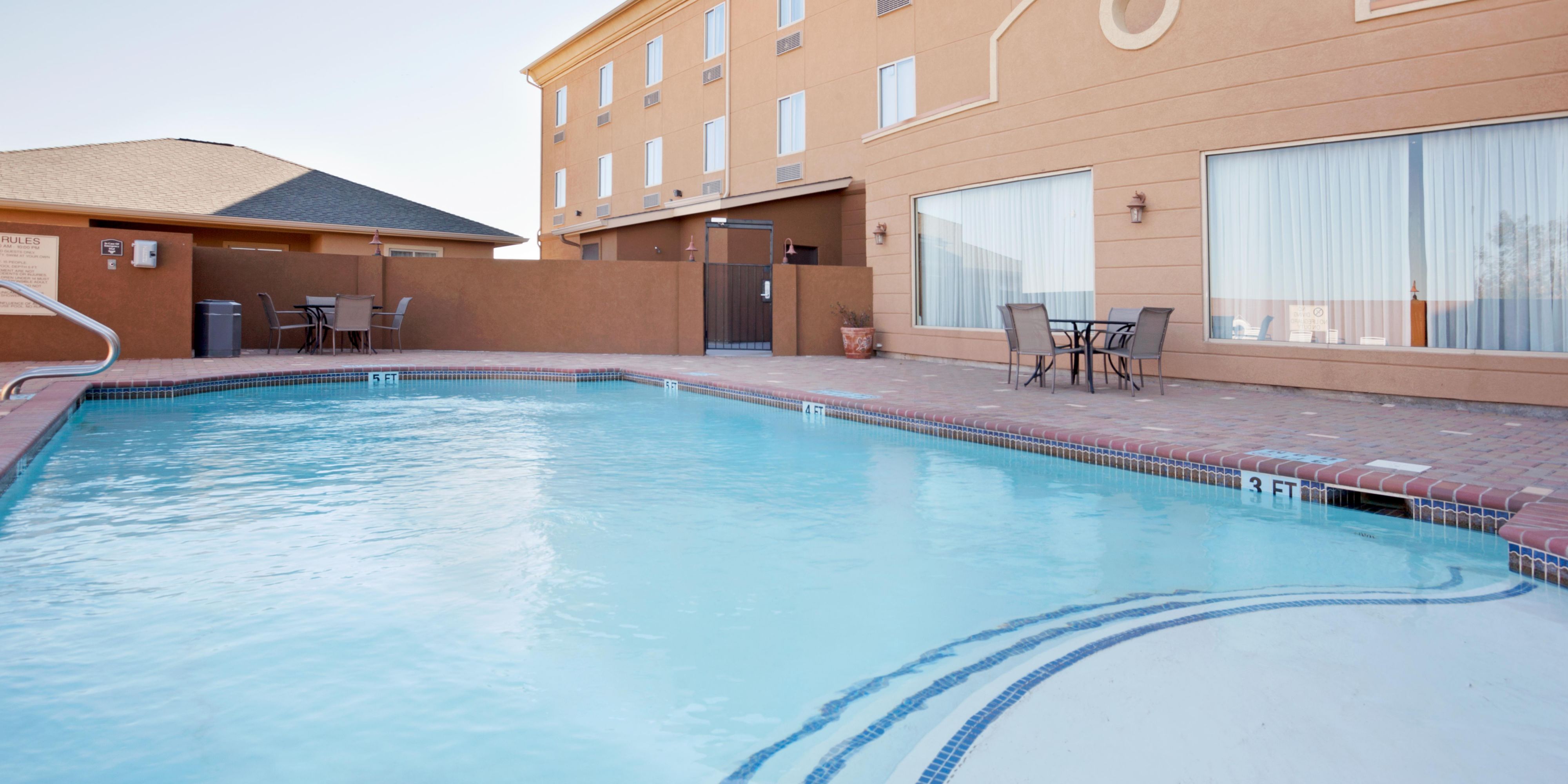 Affordable Hotels In Zapata Texas Holiday Inn Express Suites