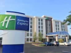 Holiday Inn Express Chicago NW - Arlington Heights in Chicago, Illinois