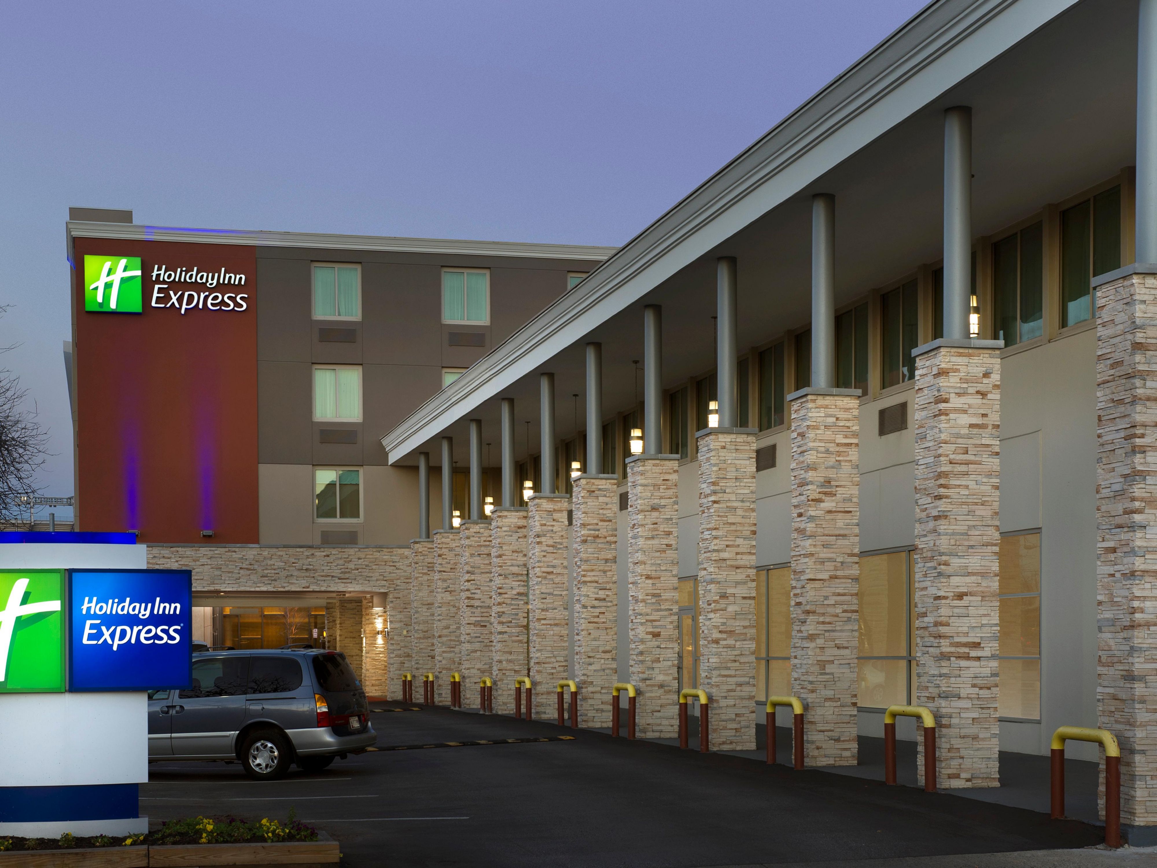 Holiday Inn Express Baltimore At The Stadiums Hotel by IHG