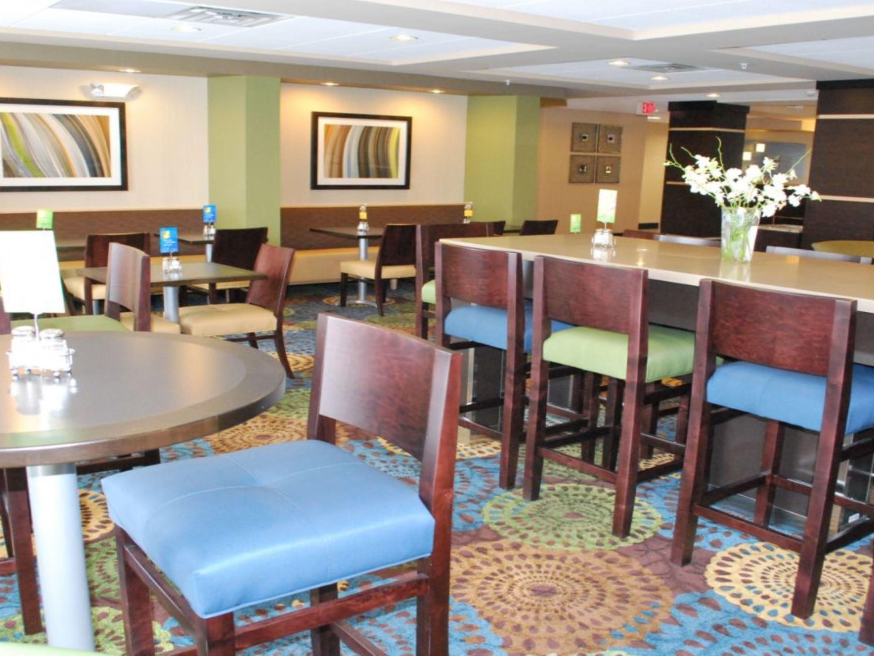 Hotel Specials For Holiday Inn Express Bloomington West