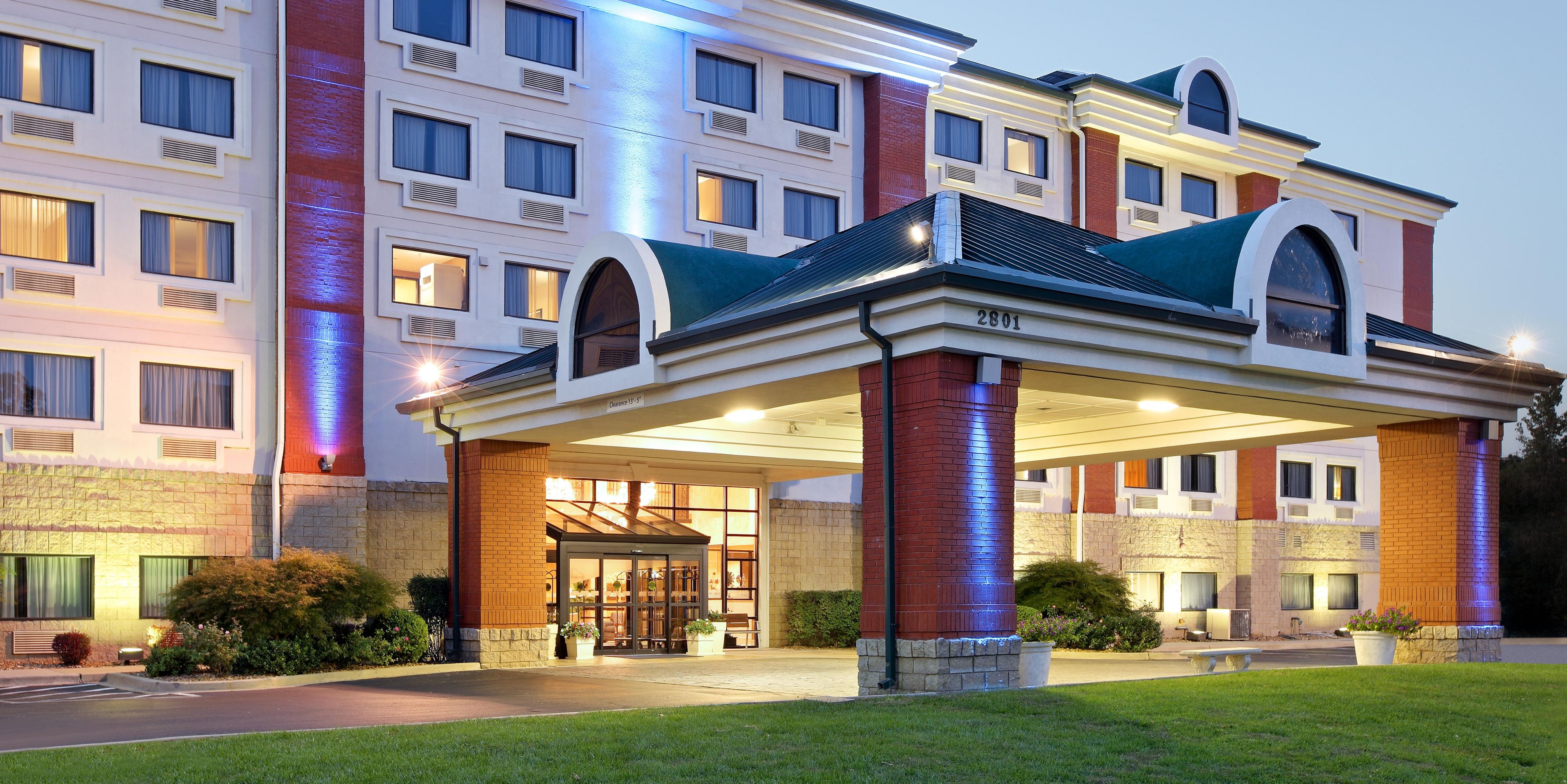 Holiday Inn Express Branson Green Mountain Drive Hotel By Ihg