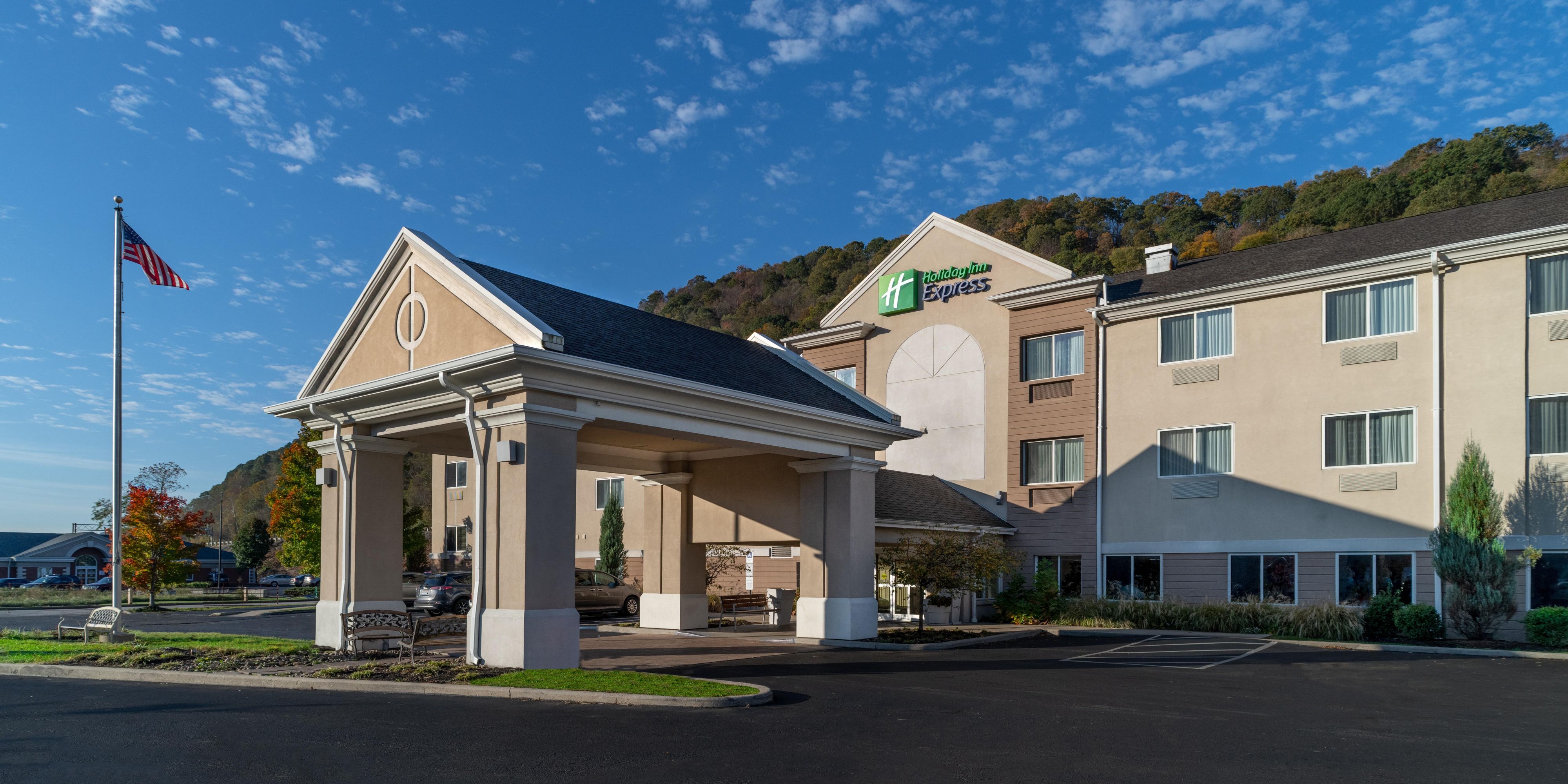 Charleston Wv Hotels Holiday Inn Express Charleston Kanawha City
