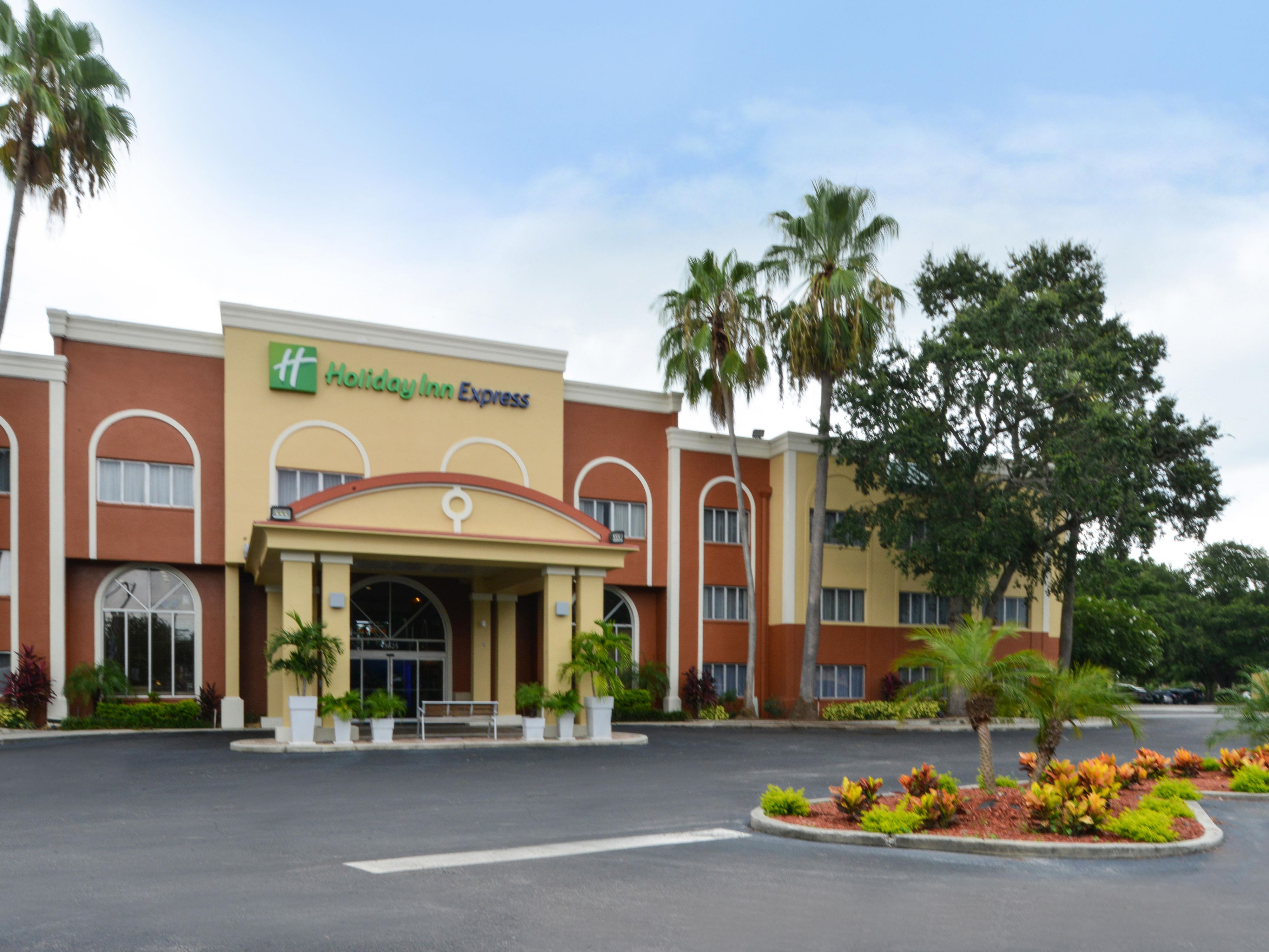 Hotels Near St Pete Airport Holiday Inn Express Clearwater East