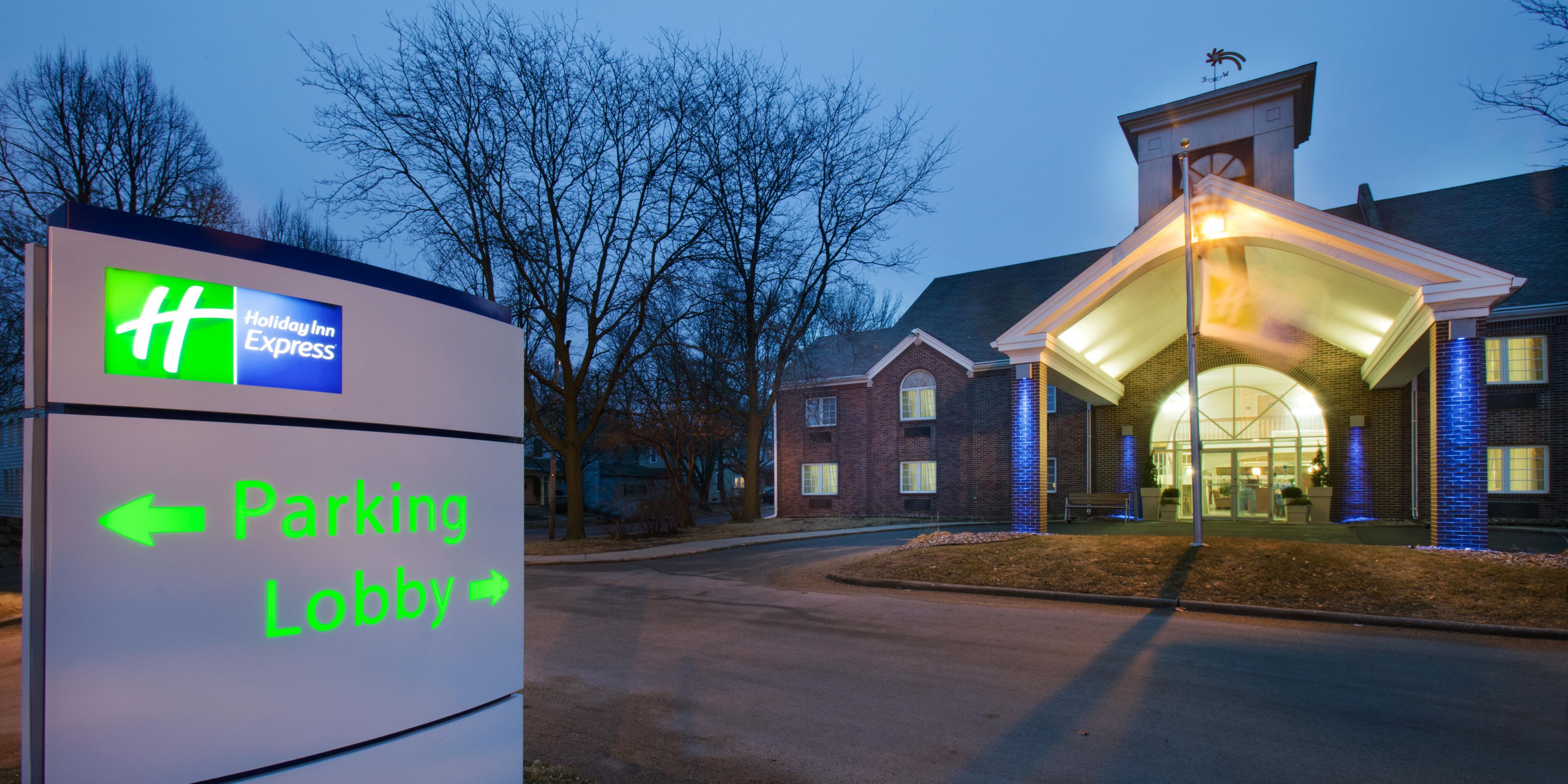 Hotel By Drake University Holiday Inn Express Des Moines