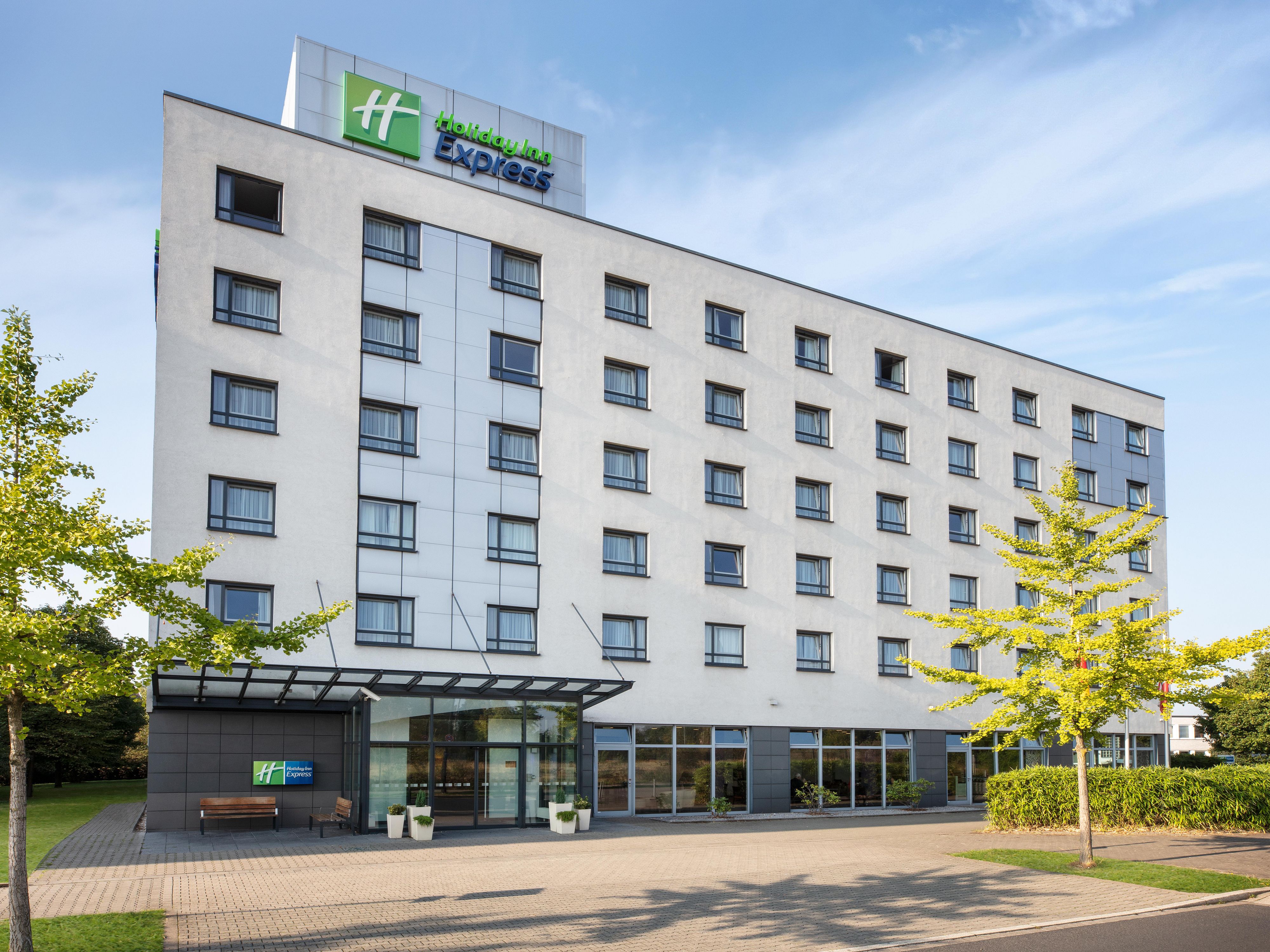 hotels-near-dusseldorf-airport-dus-holiday-inn-express-dusseldorf