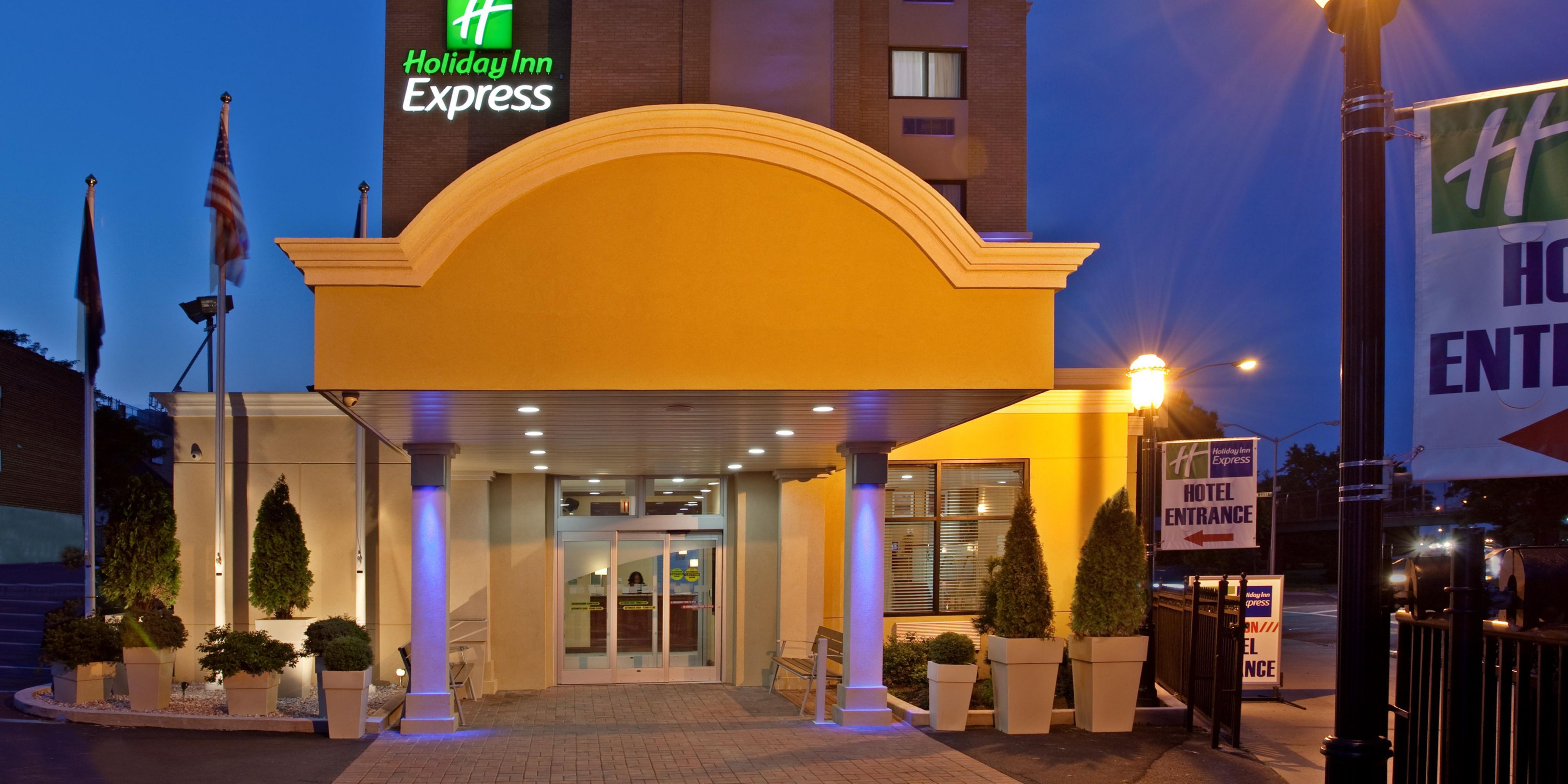 Laguardia Airport Hotels In Queens Nyc Holiday Inn Express