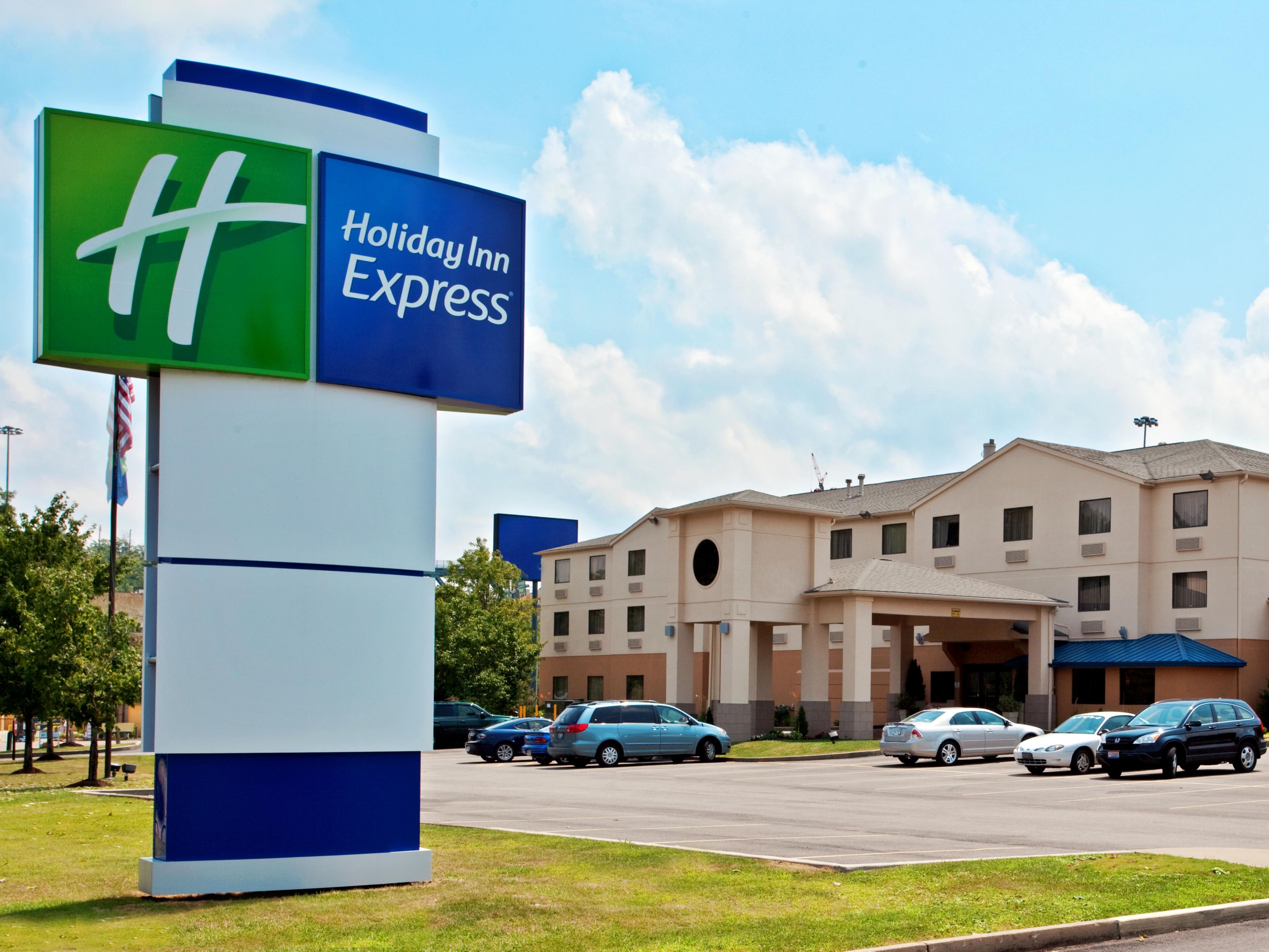 Holiday Inn Express Pittsburgh-North (Harmarville) Hotel by IHG