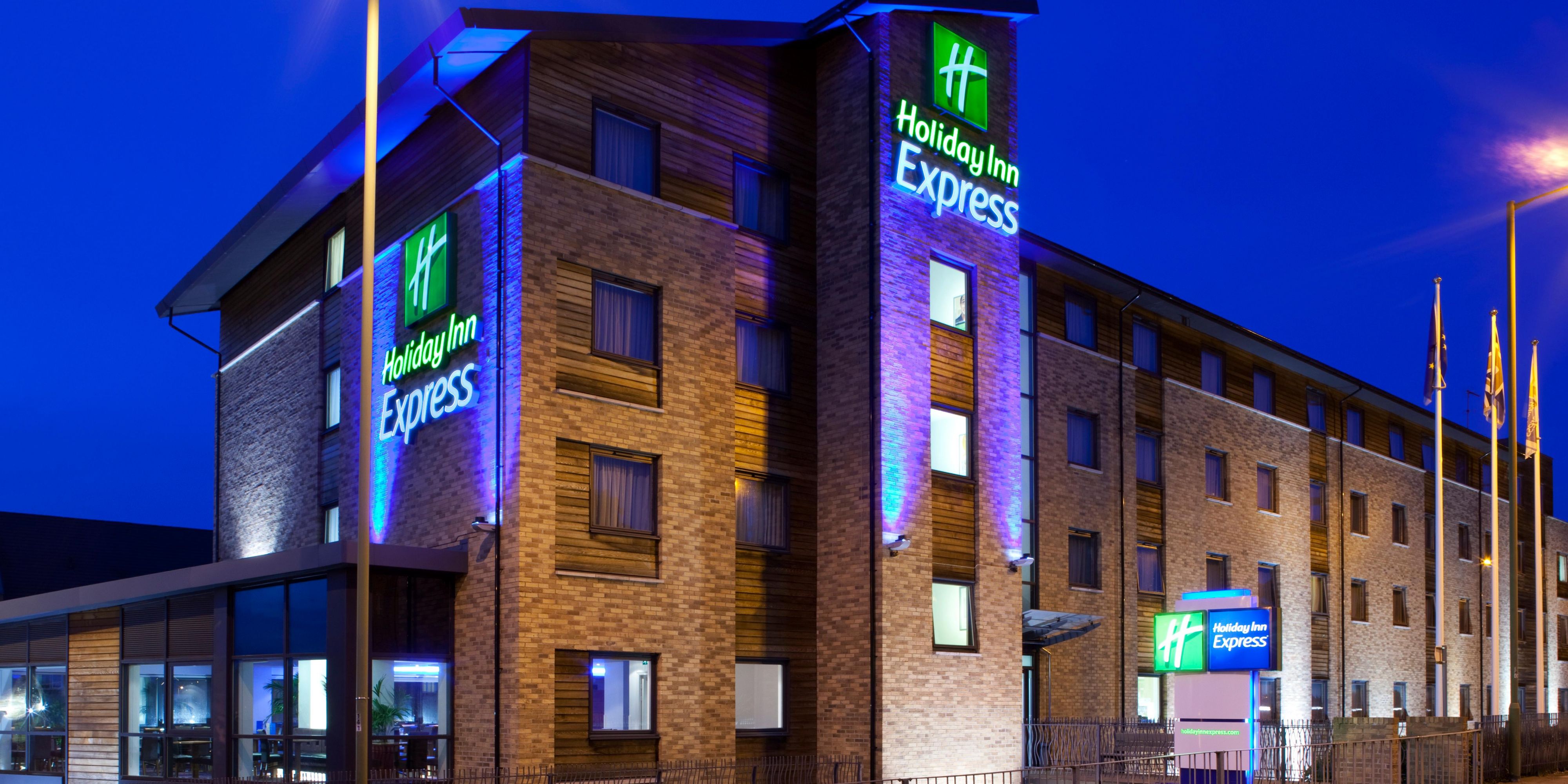 https://ihg.scene7.com/is/image/ihg/holiday-inn-express-hemel-hempstead-2532036261-2x1