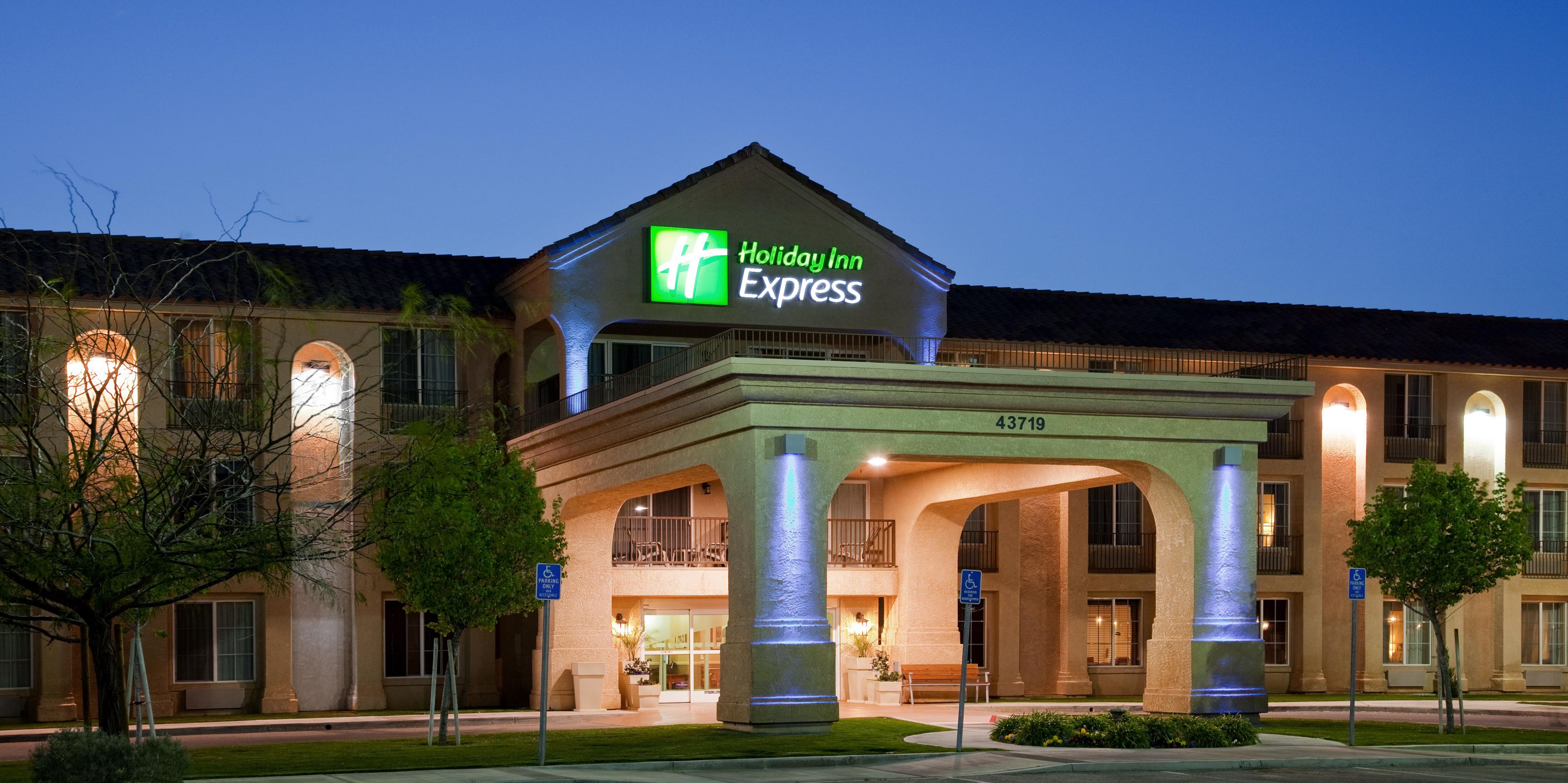 Hotels In Lancaster Ca Holiday Inn Express Lancaster