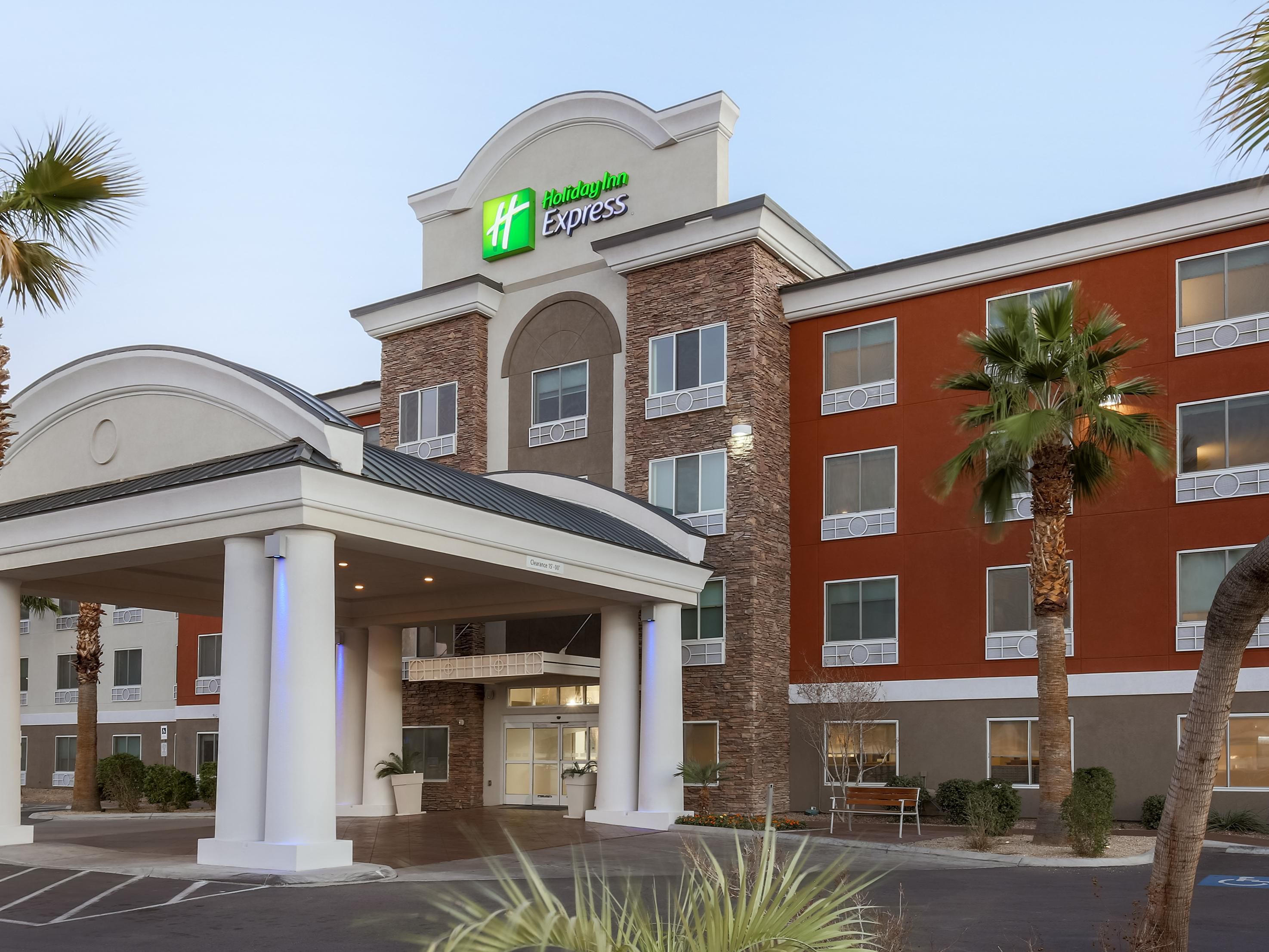 Holiday Inn Express Las Vegas 4392863810 4x3