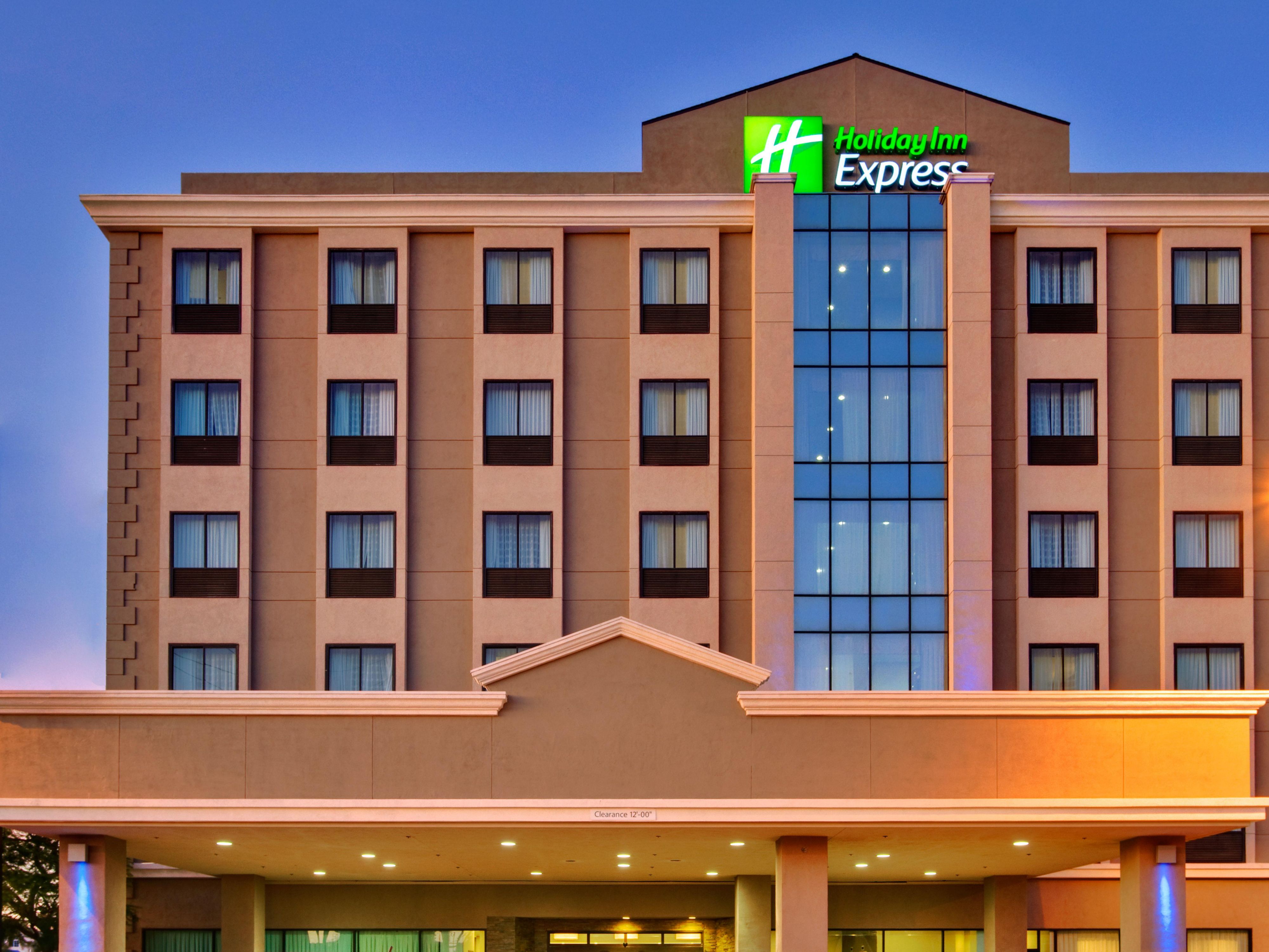 Holiday Inn Express Los Angeles 4175837728 4x3