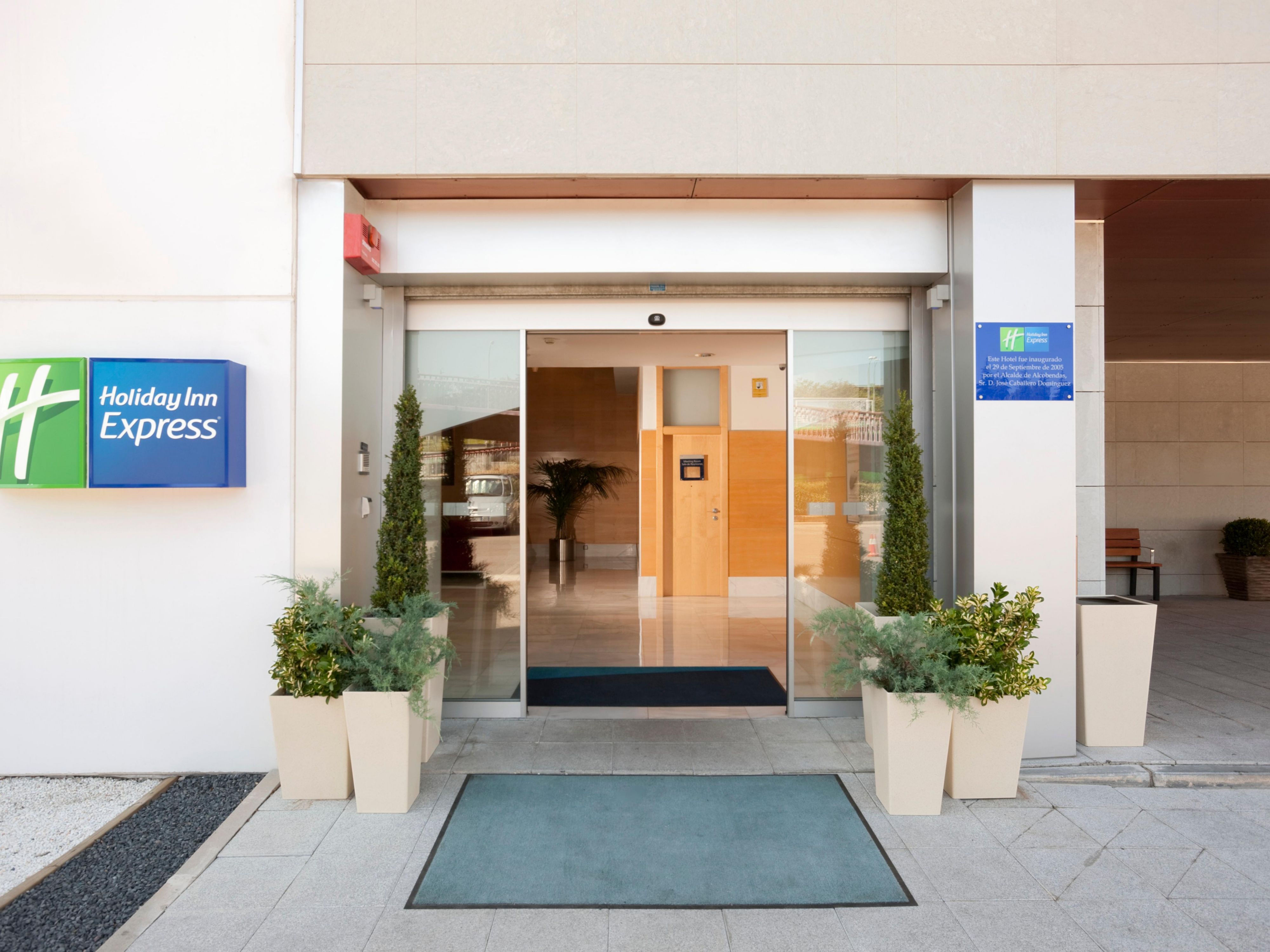 Ofertas de hoteles en Madrid: Holiday Inn Express Madrid ...