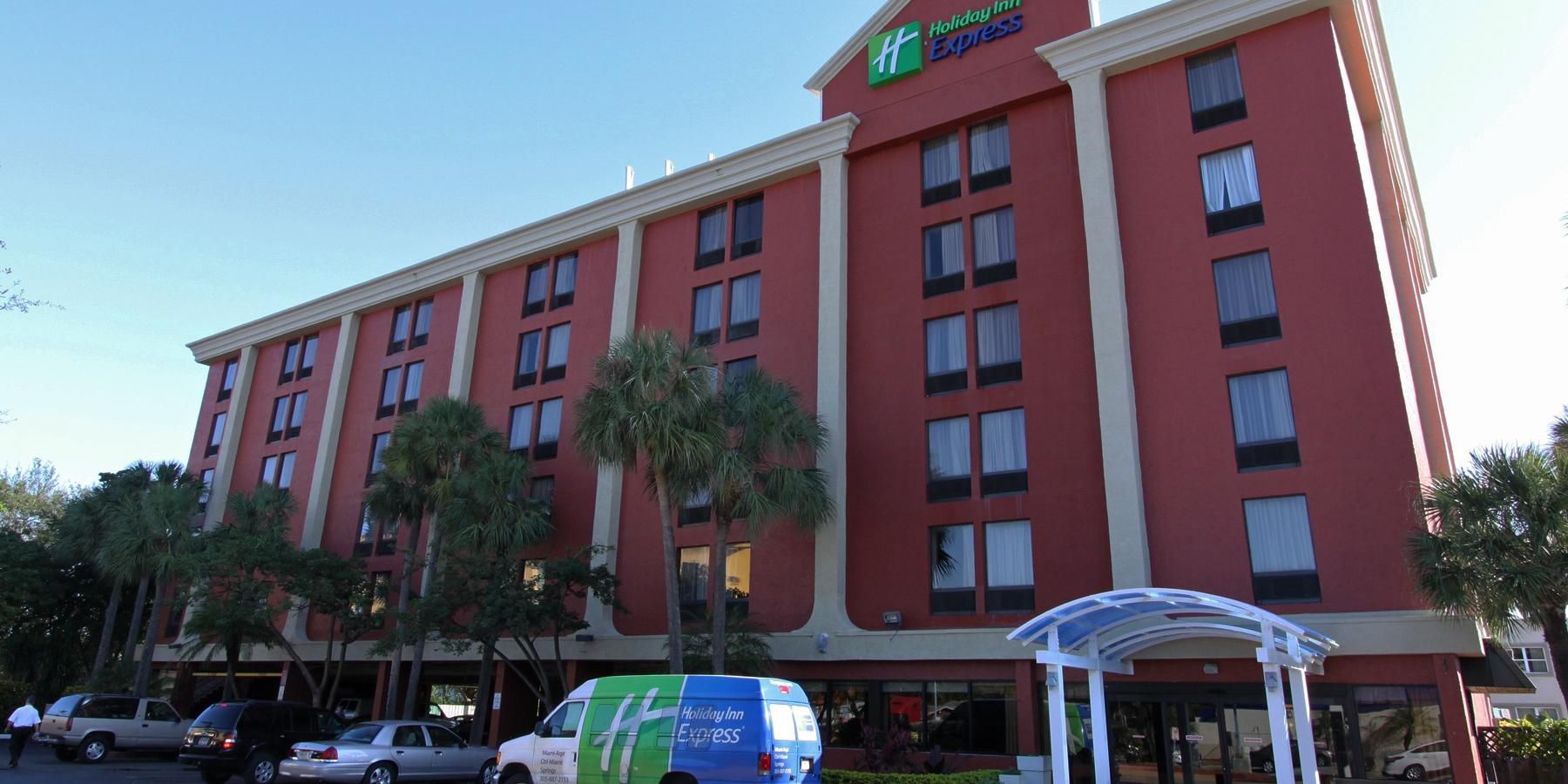 Miami Springs Hotels Near Mia Holiday Inn Express Miami Arpt