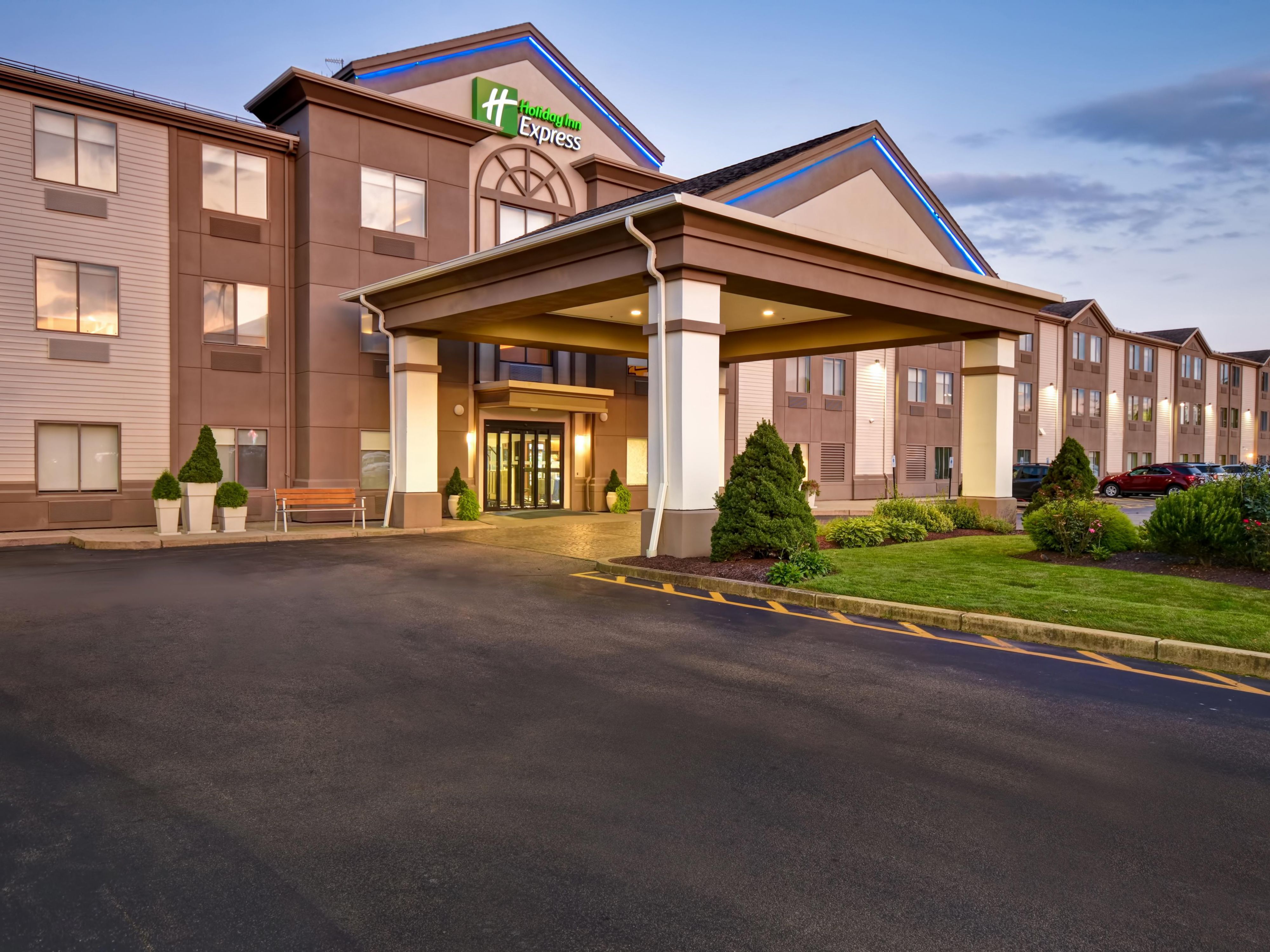 Middletown, RI Hotels near Newport Holiday Inn Express Newport North