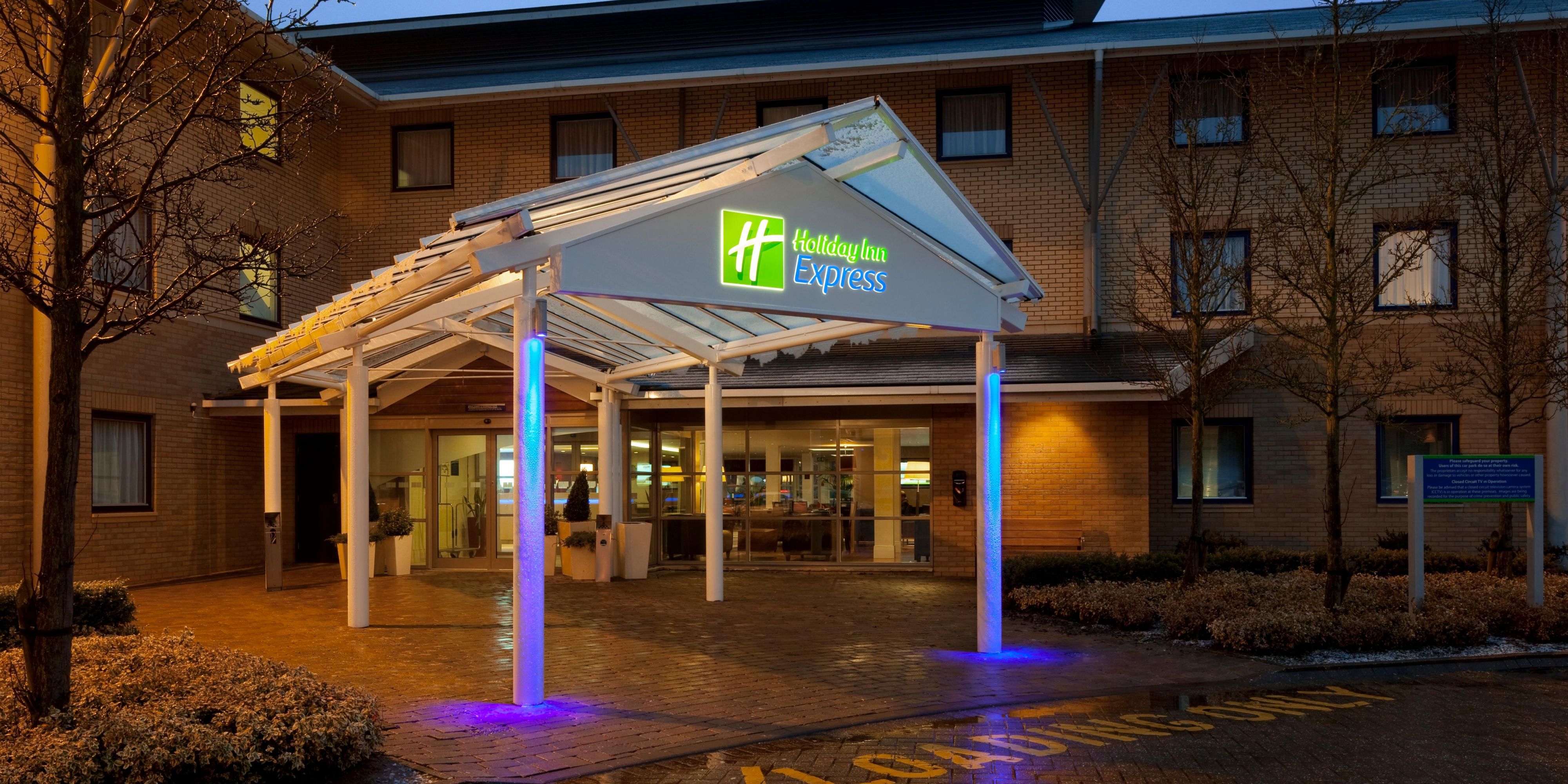 Hotel Near City Centre Holiday Inn Express Milton Keynes