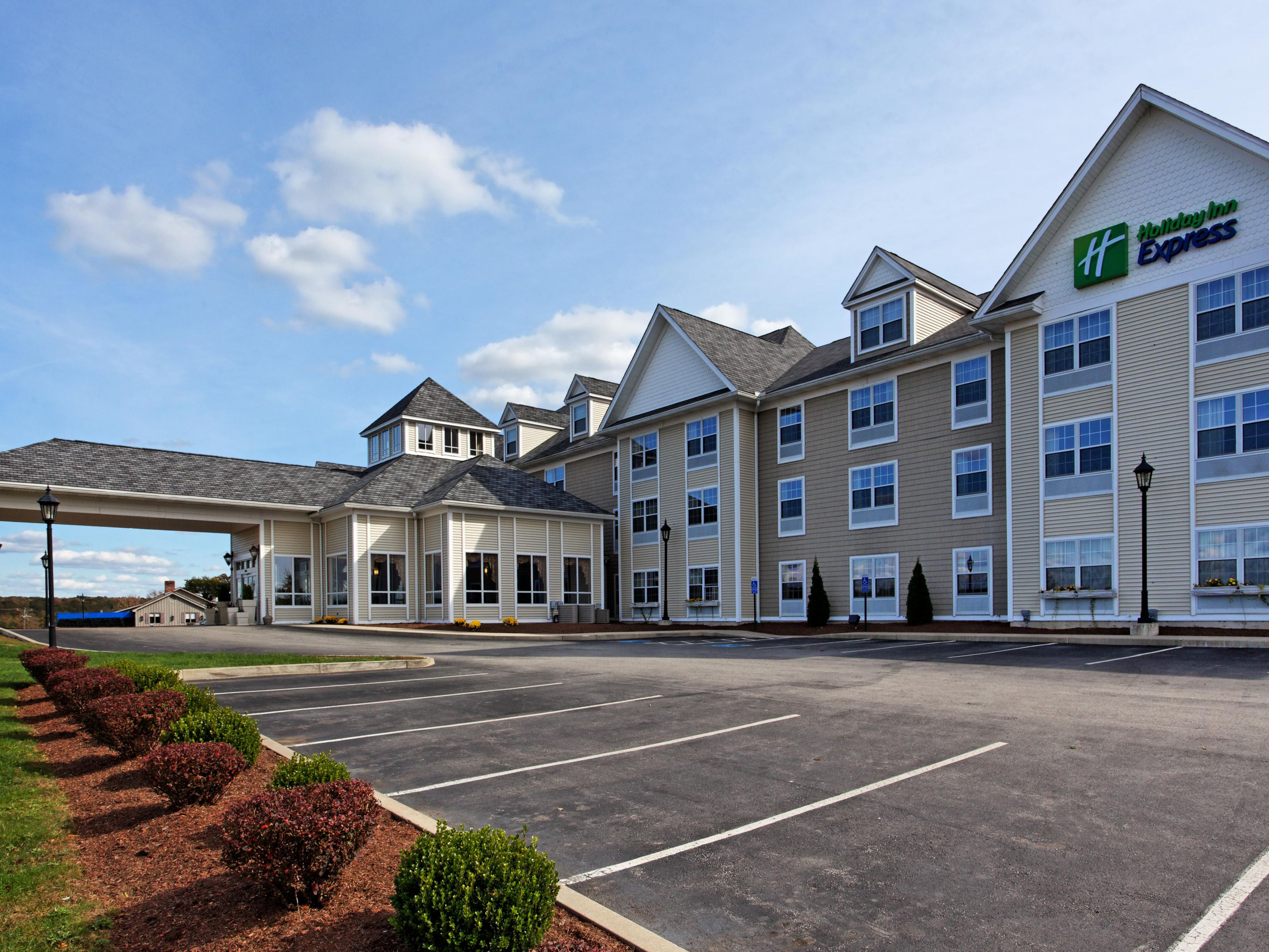 Hotel Mystic, CT - Holiday Inn Express Mystic Seaport Hotel