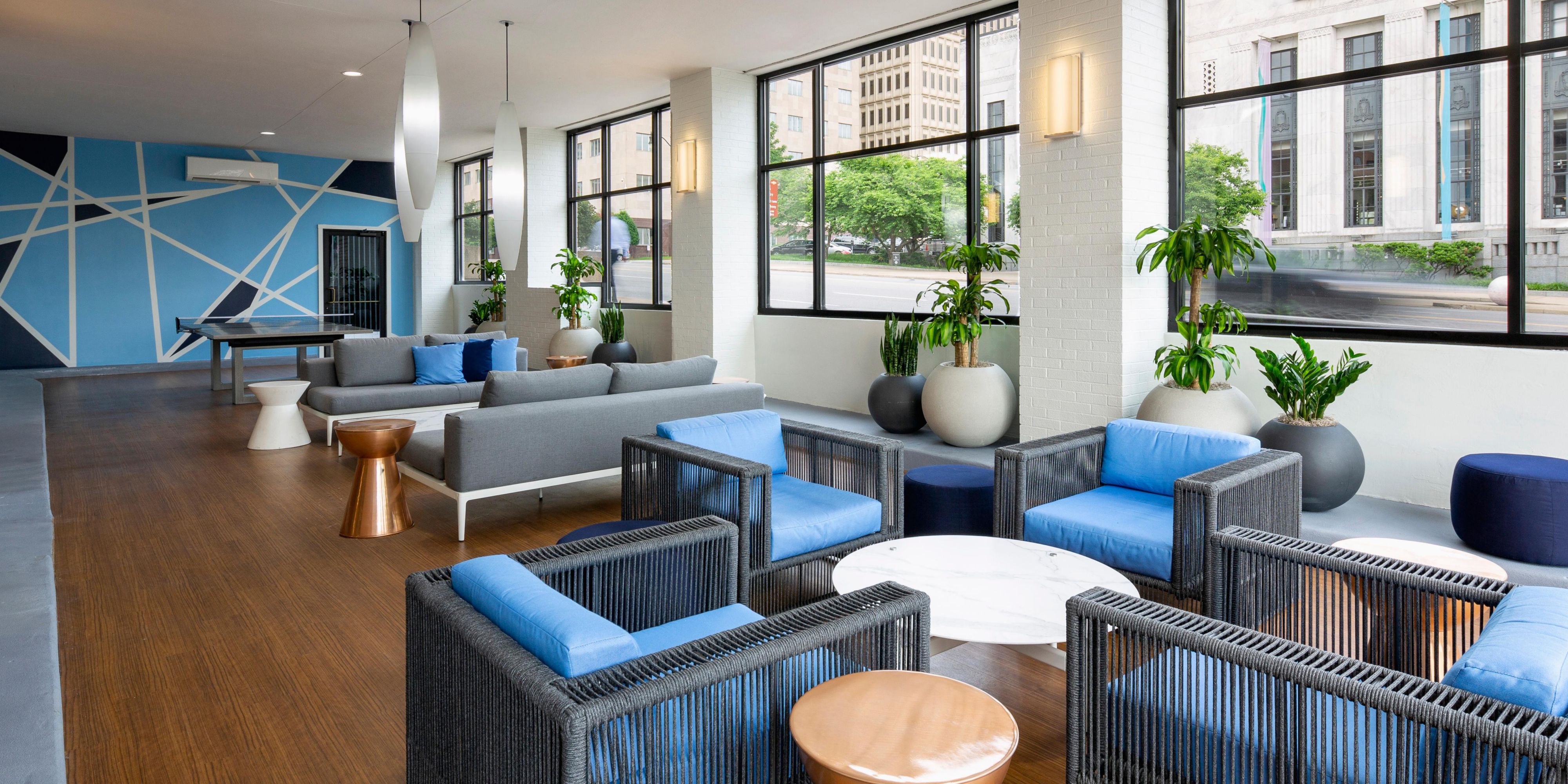 Downtown Hotels On Broadway In Nashville Holiday Inn Express