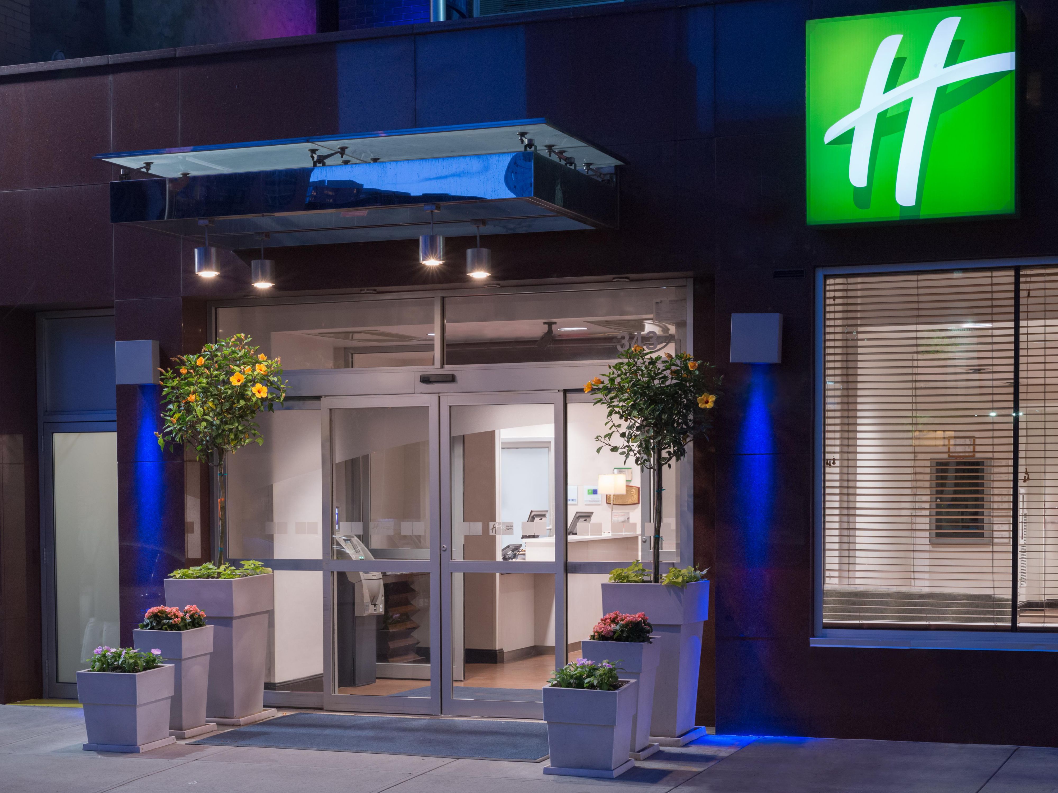 Midtown West Manhattan Hotels | Holiday Inn Express NYC Times Square