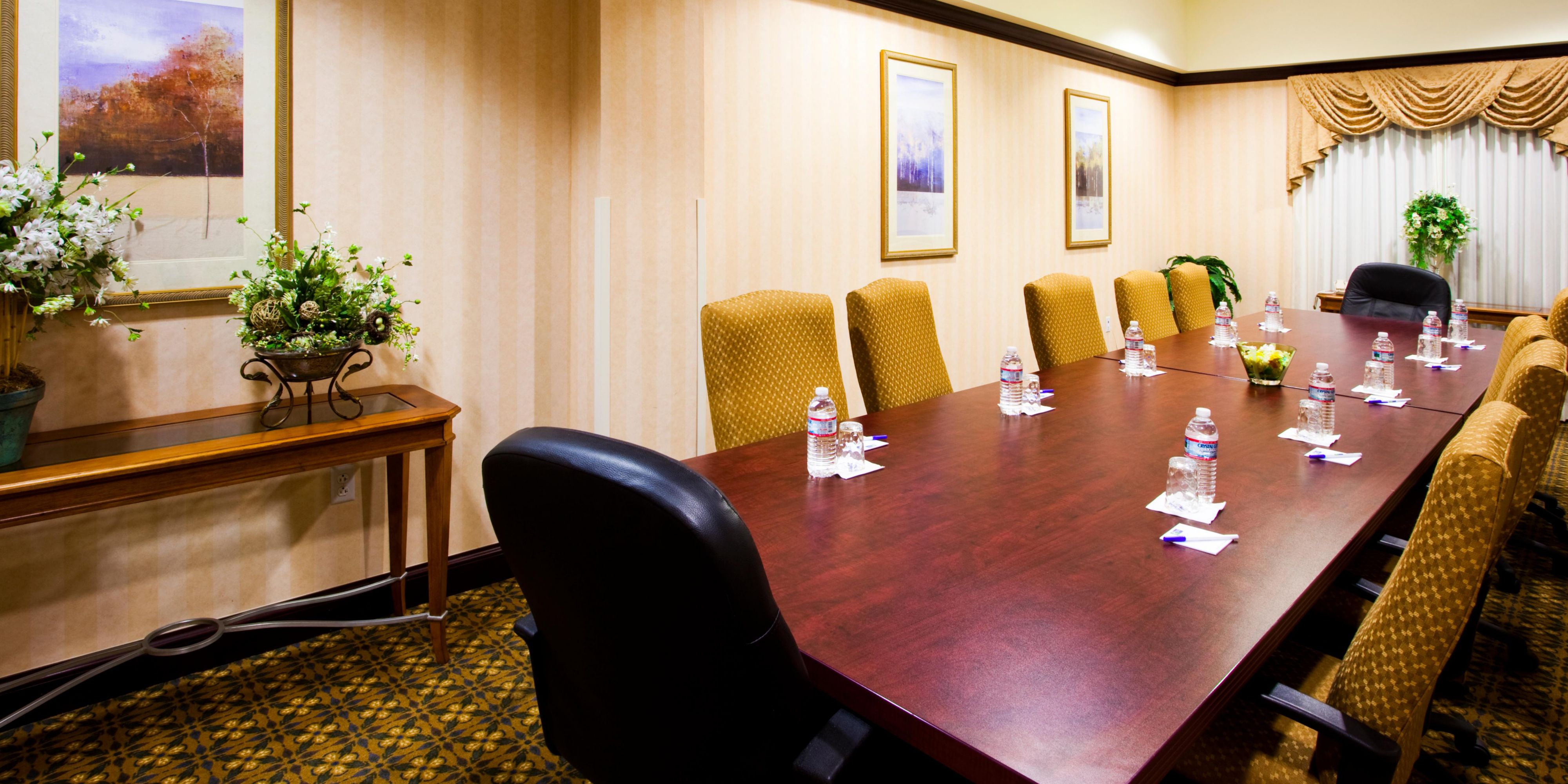 Affordable Hotels Near Syracuse Airport Holiday Inn Express