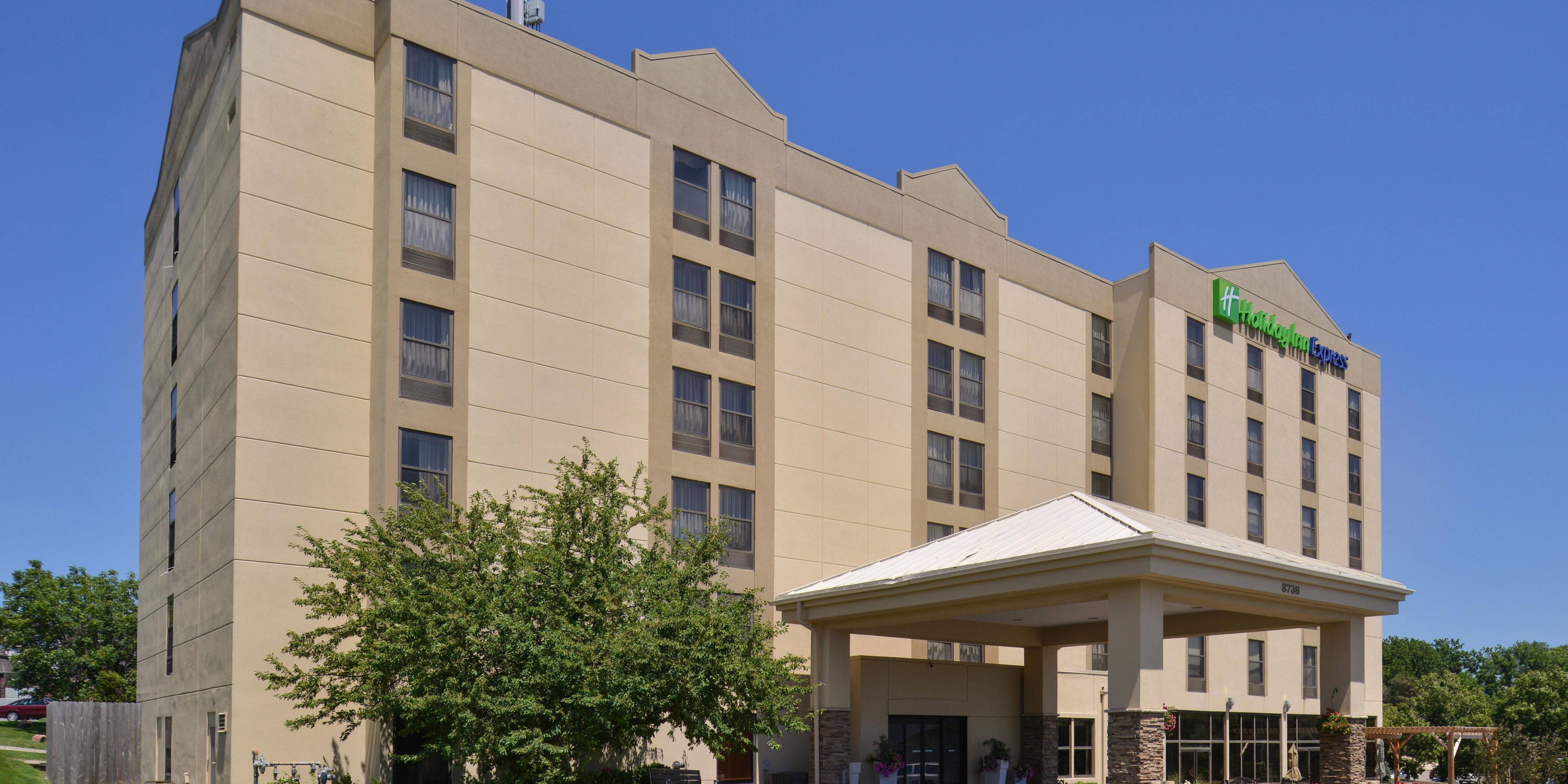 Pet Friendly Hotels In Omaha Ne Holiday Inn Express Omaha West