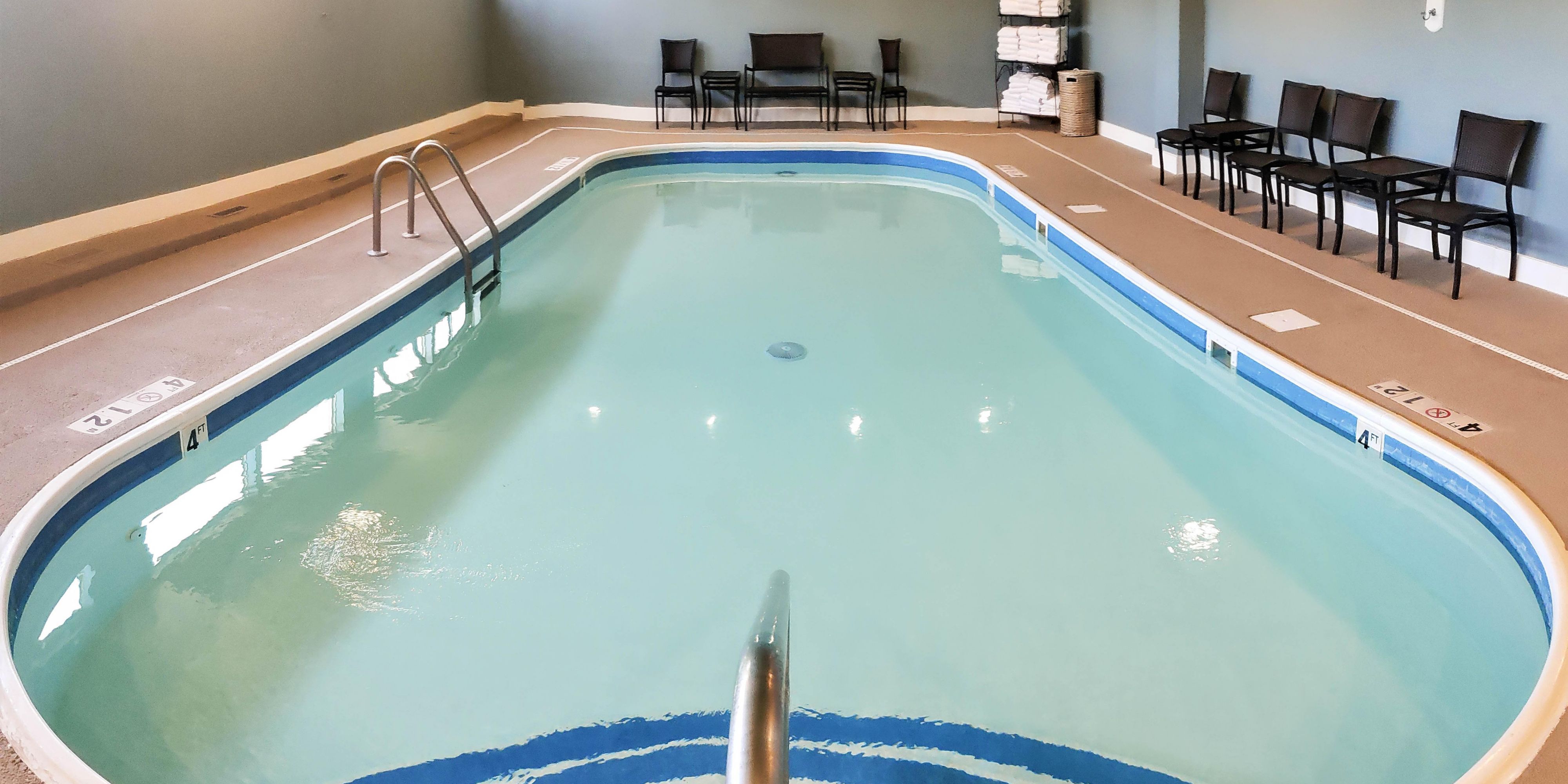 Lake Of The Ozarks Hotel Holiday Inn Express Osage Beach