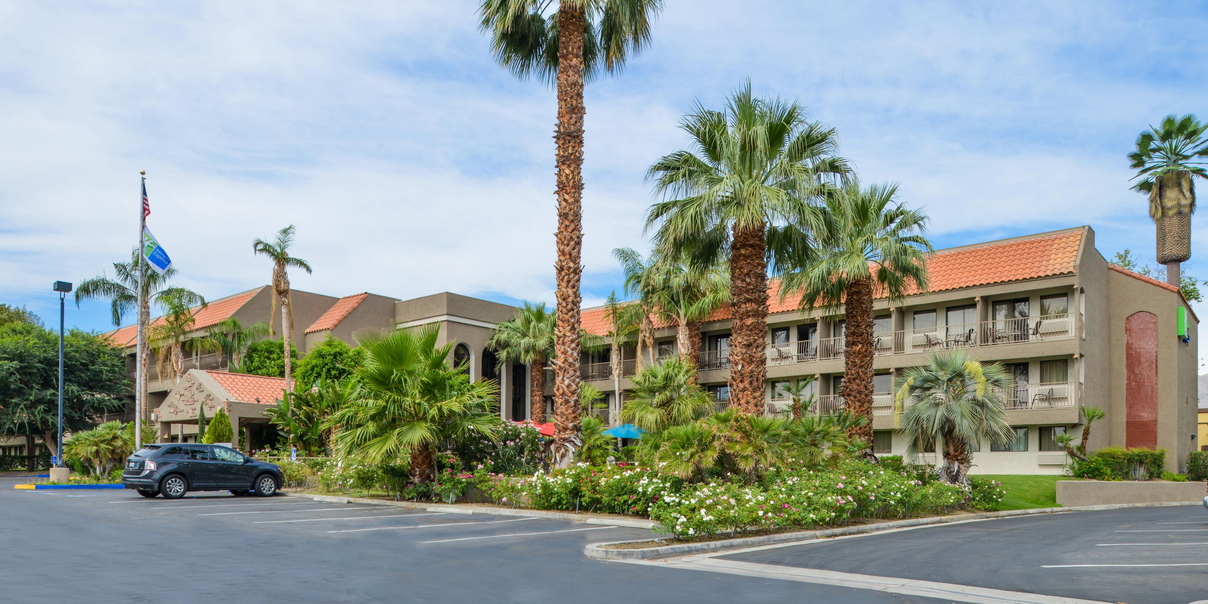 Holiday Inn Express Palm Desert Map & Driving Directions Parking